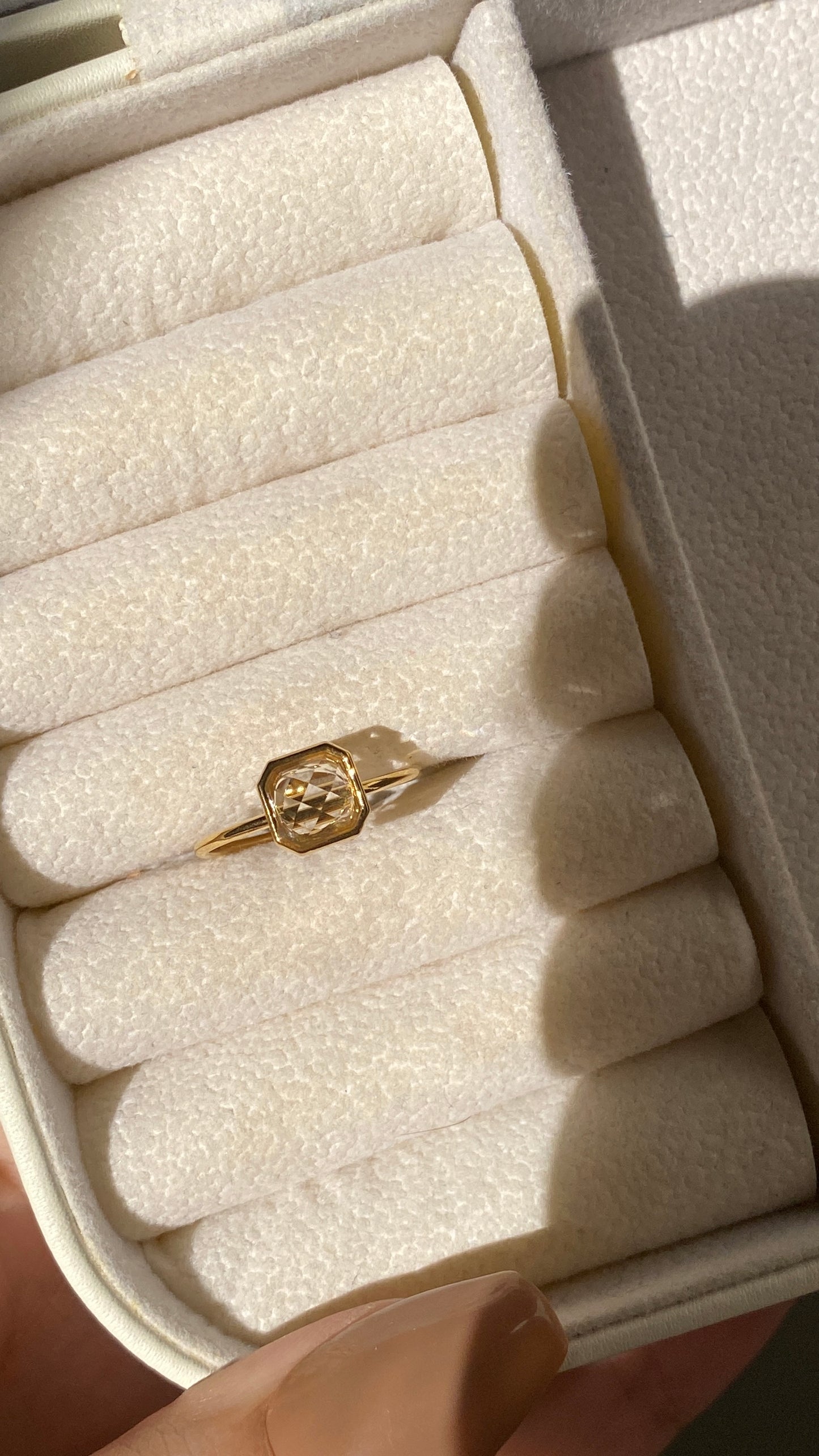 Light pink square ring