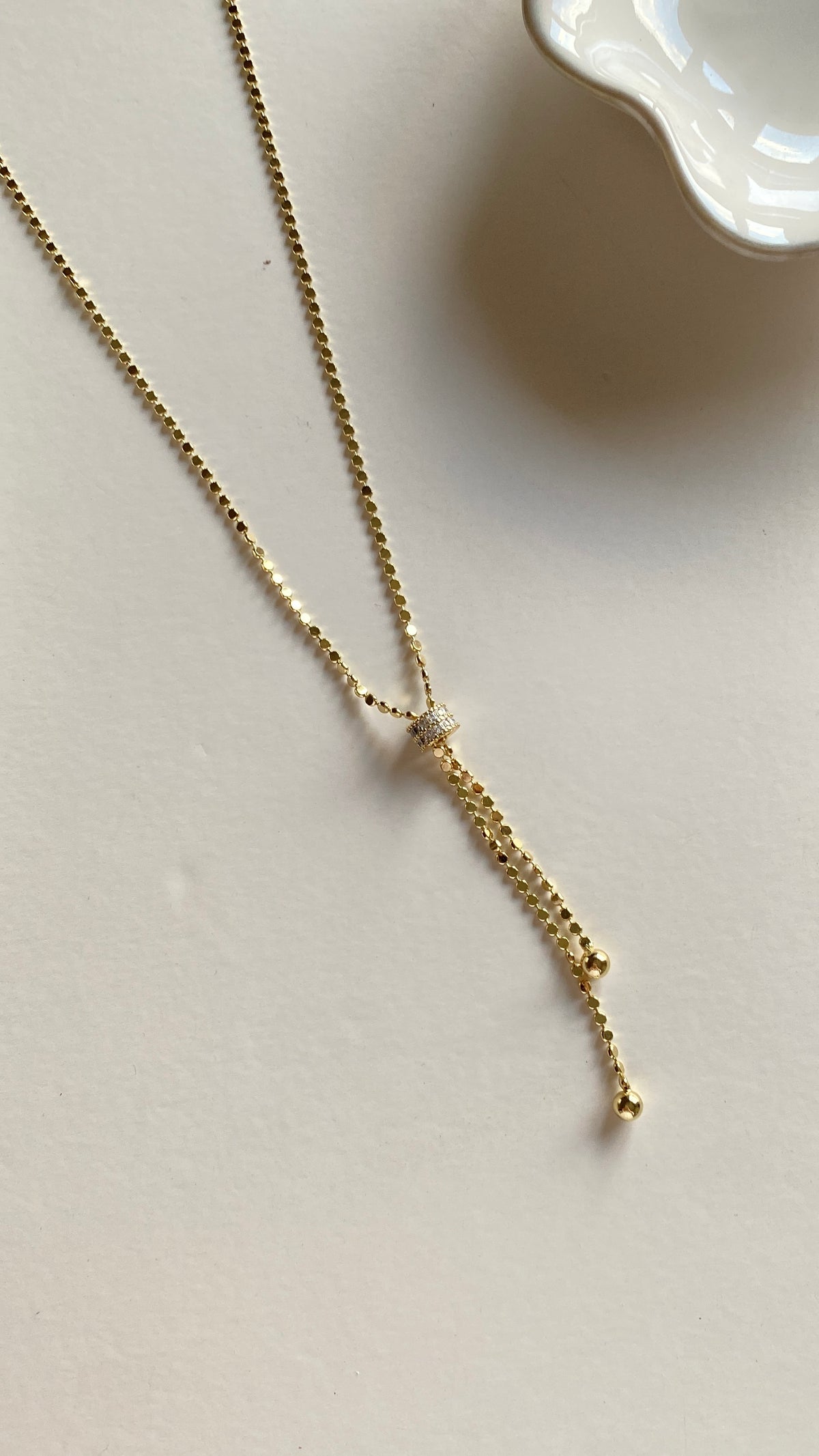 Chandlier’s necklace