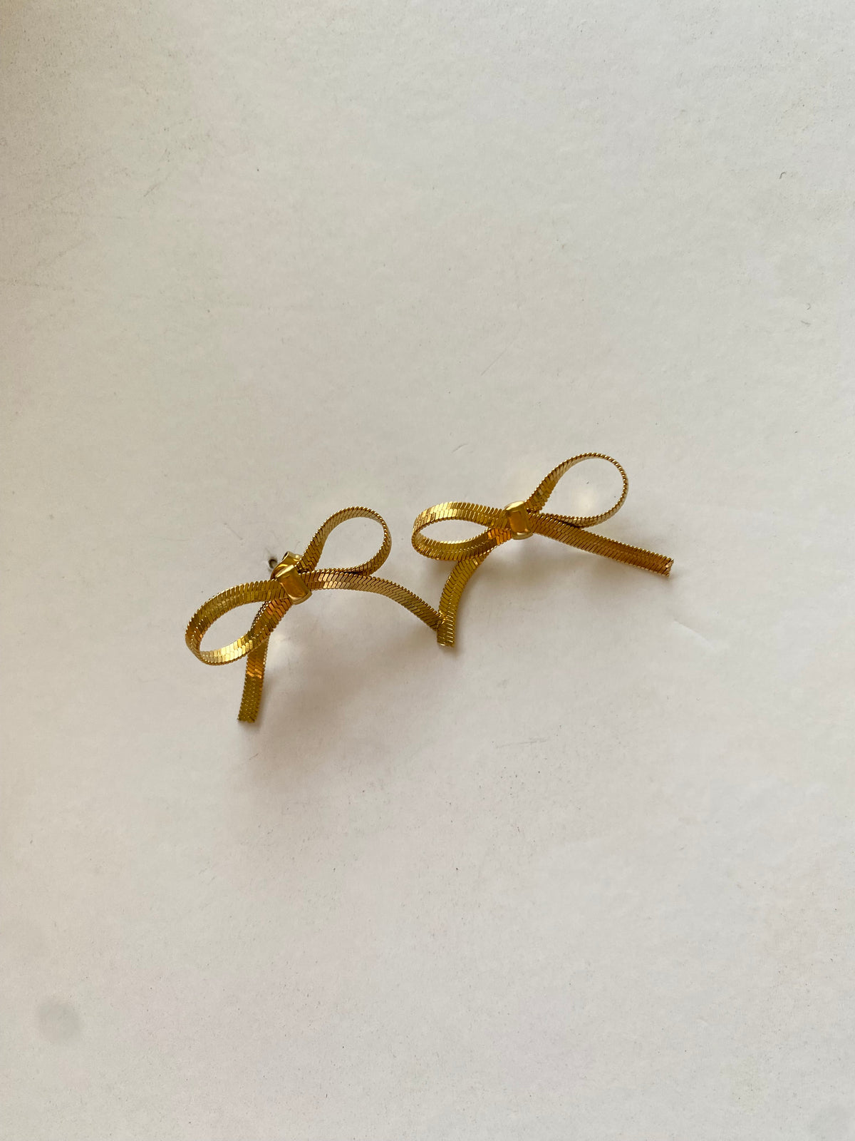 Bow earrings
