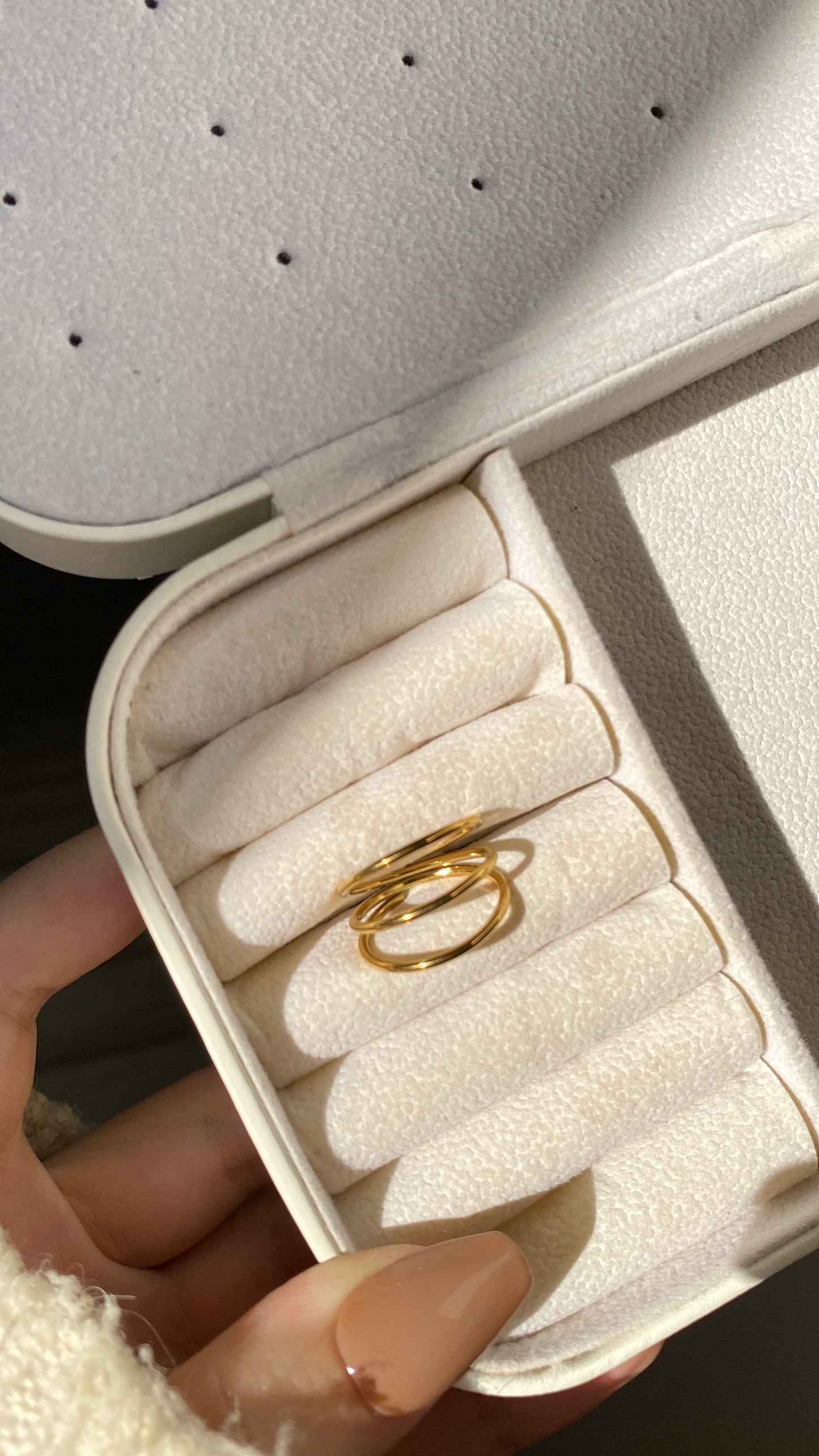 Three lines ring