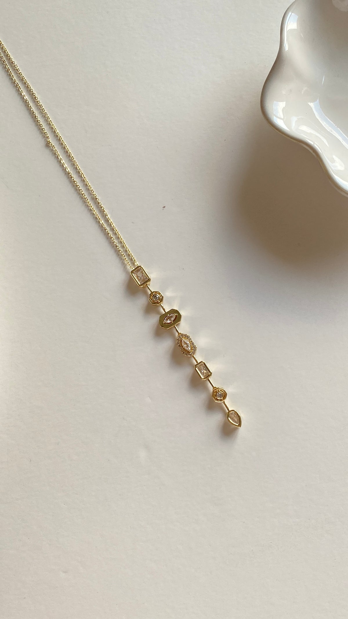Crystal stones necklace