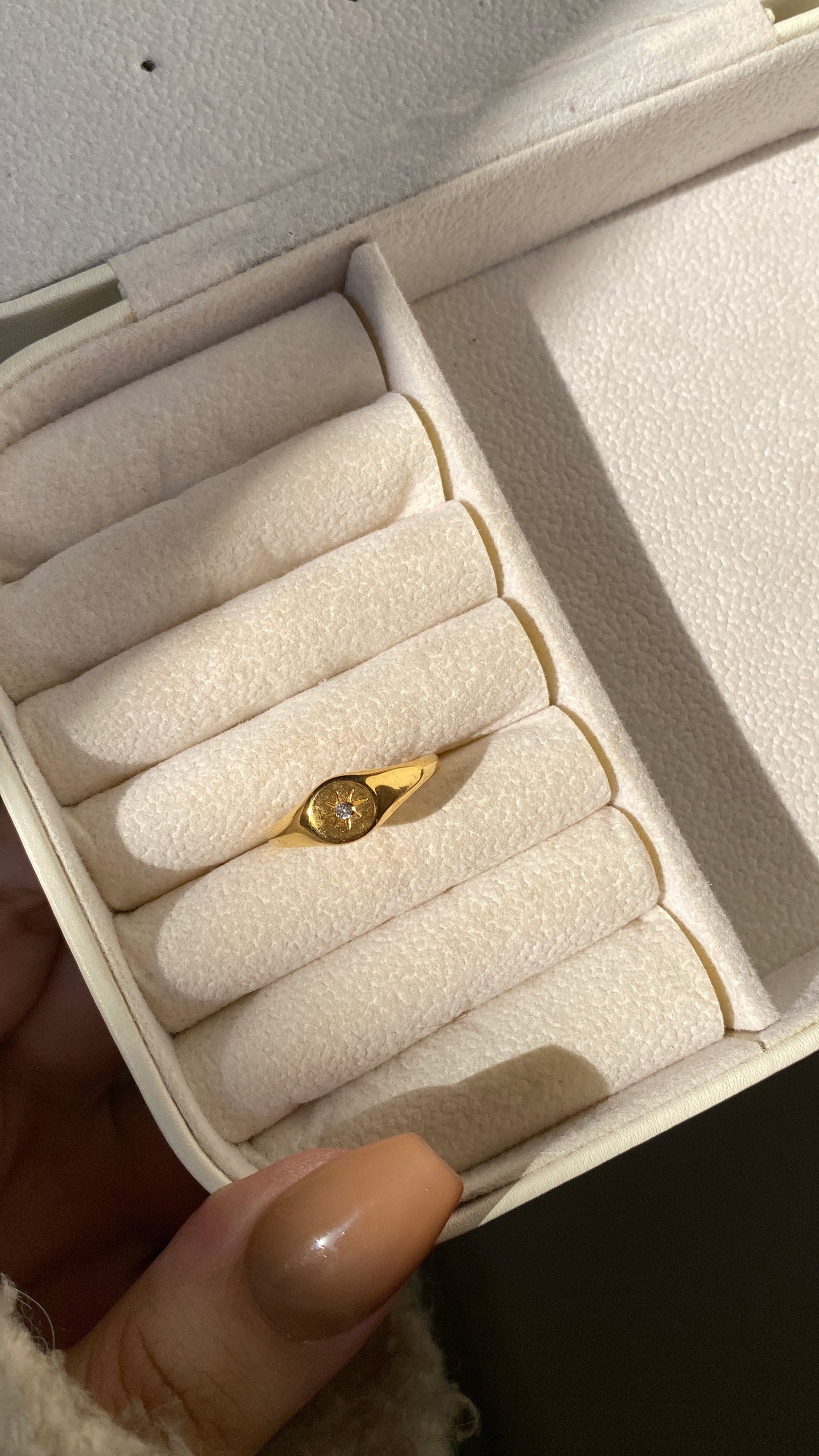 Tiny star ring
