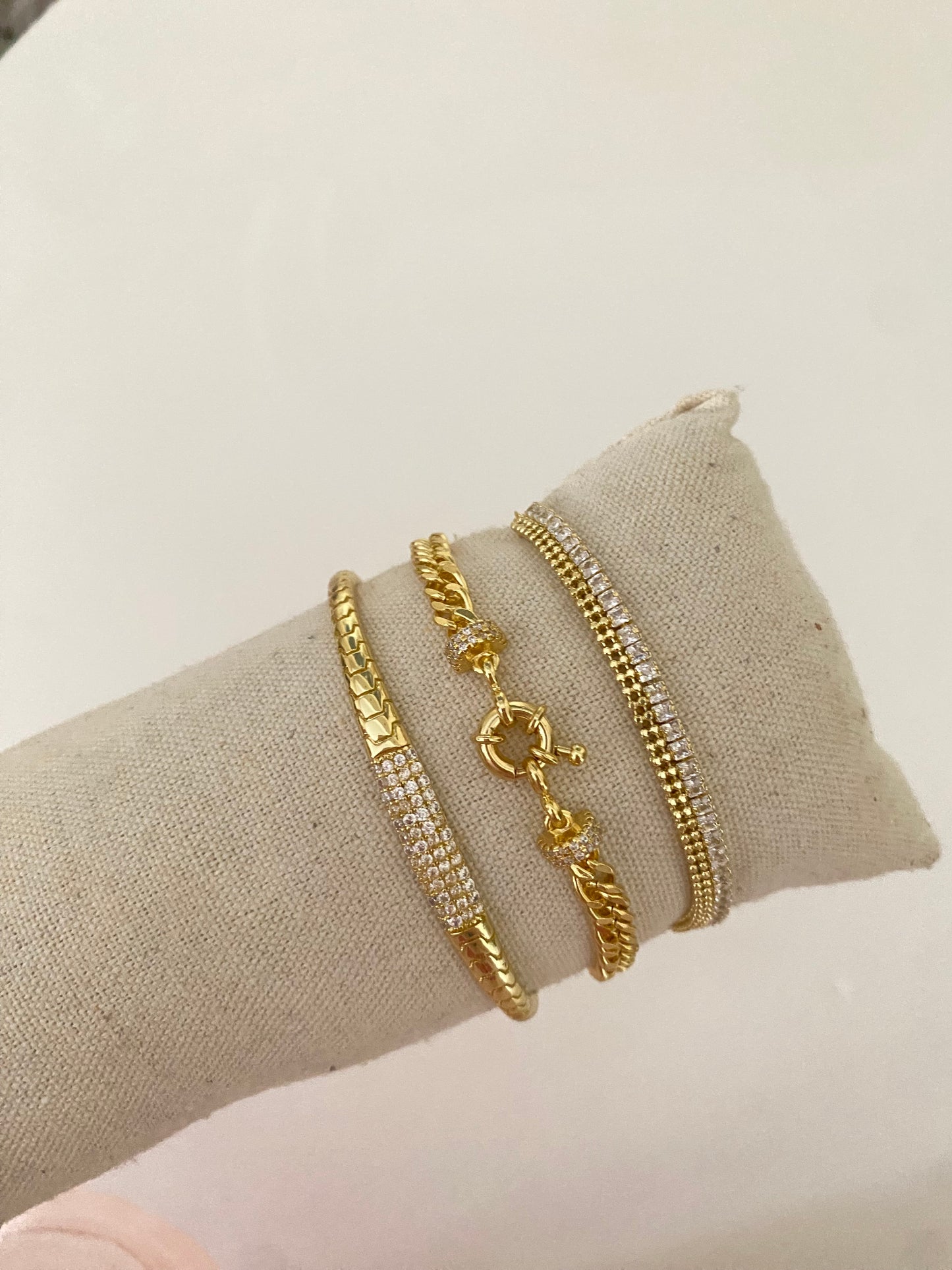 Halo link and tennis bracelets