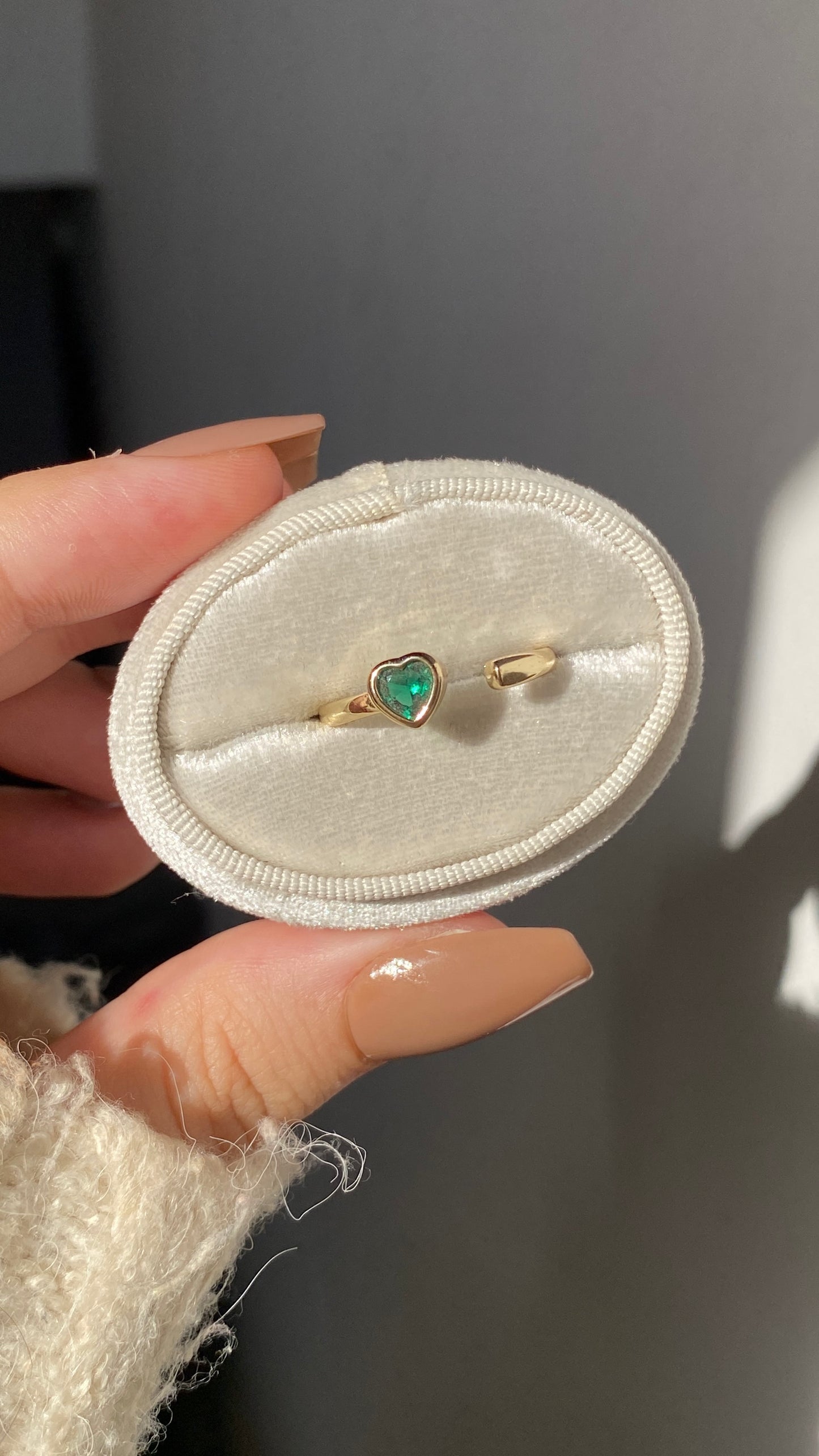 Green heart ring