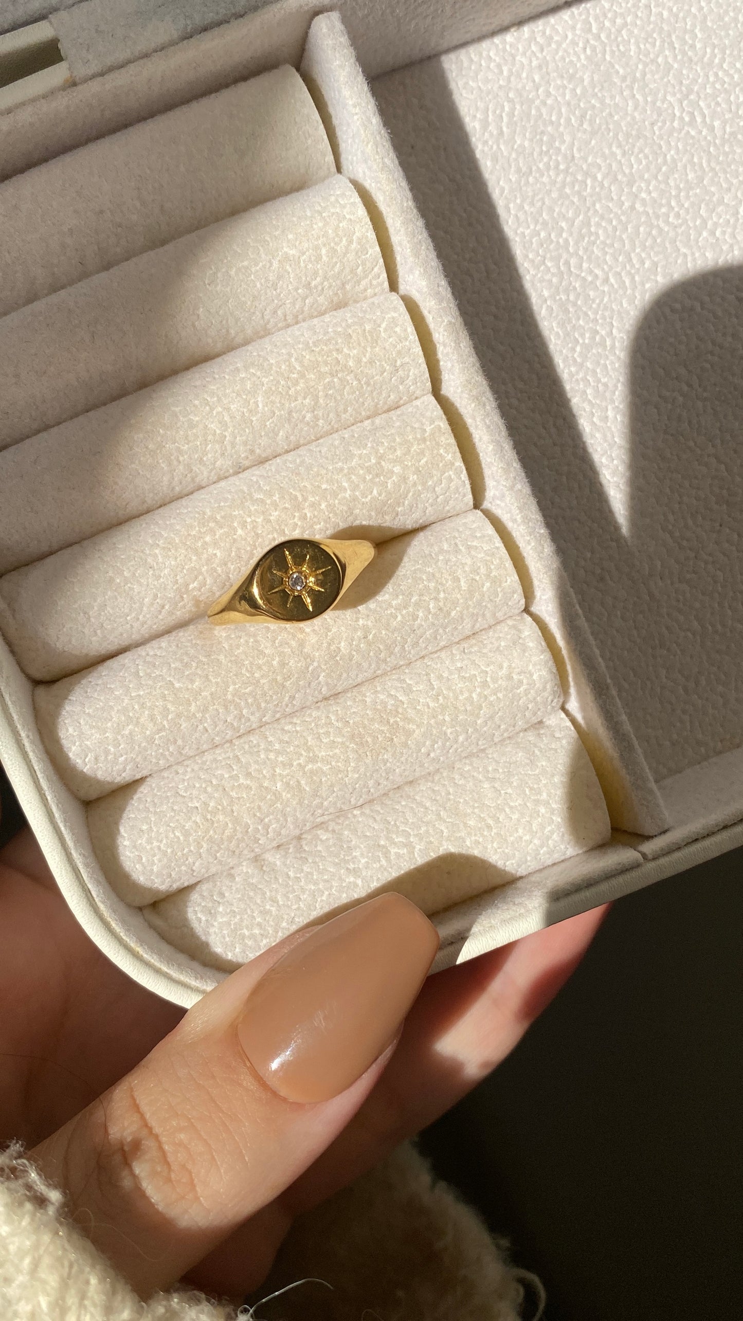 Tiny star ring