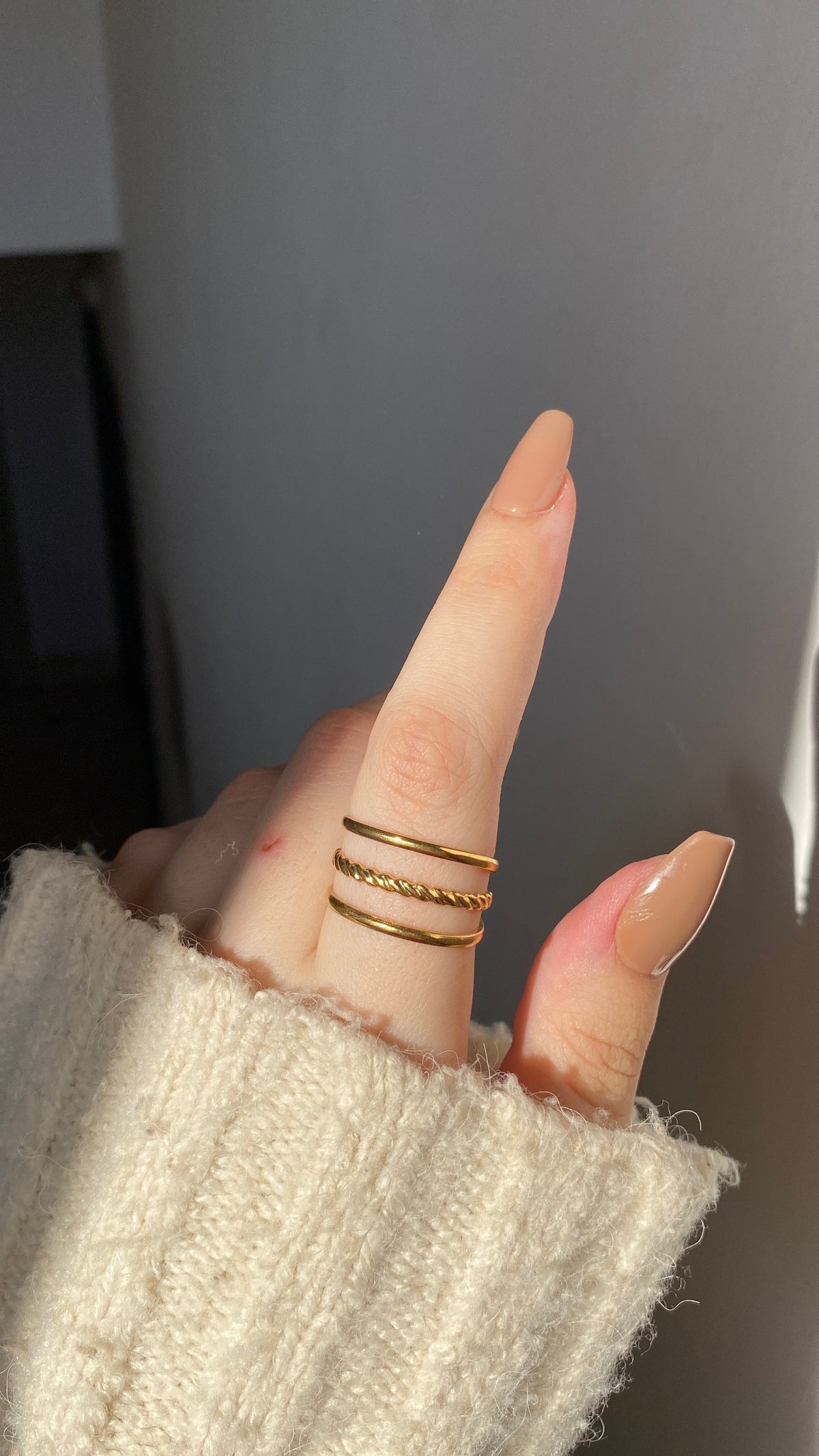 Three lines ring