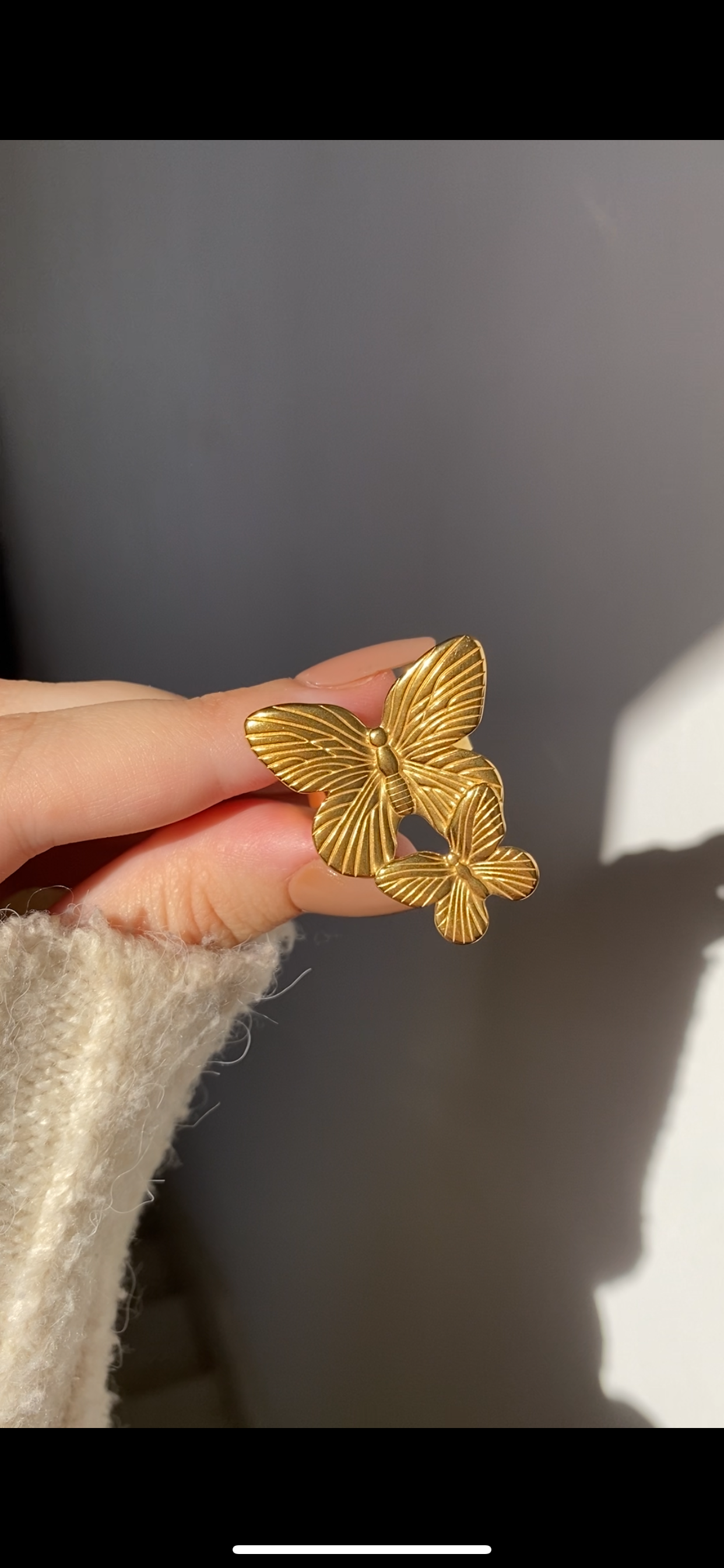 Double butterfly ring