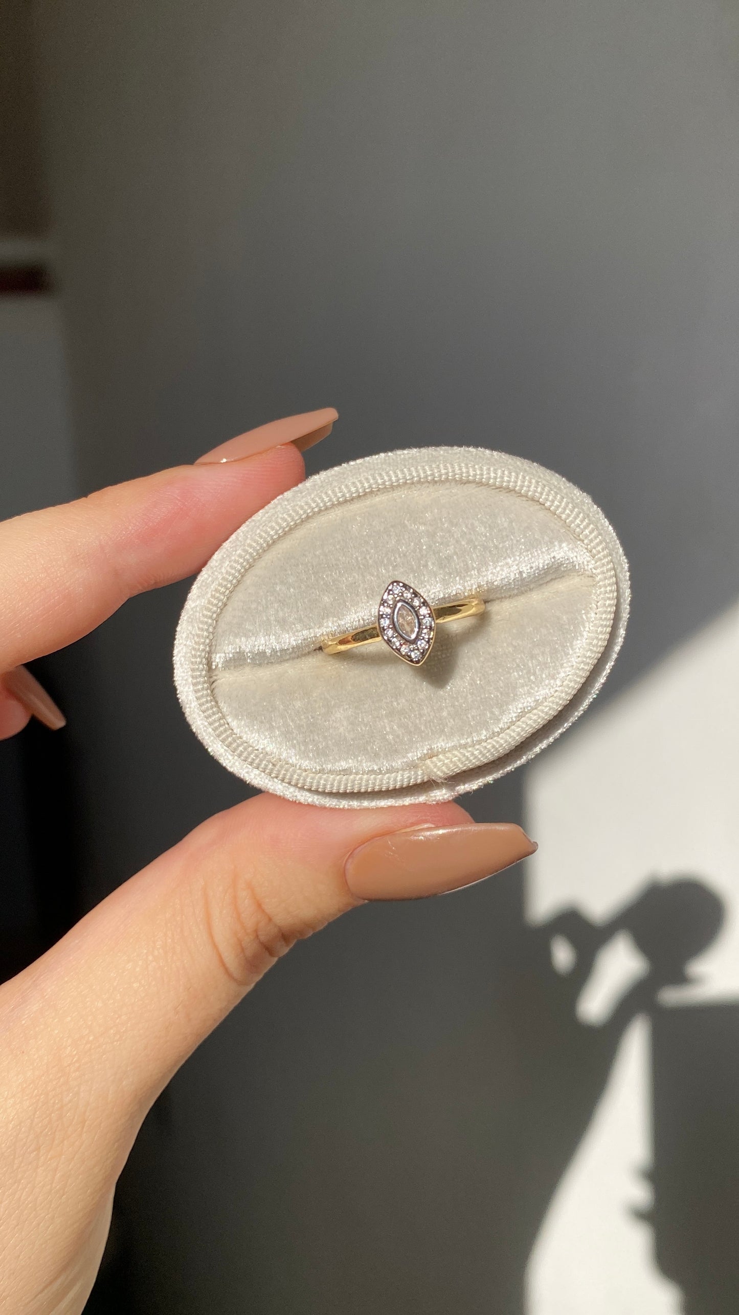 Oval stone ring