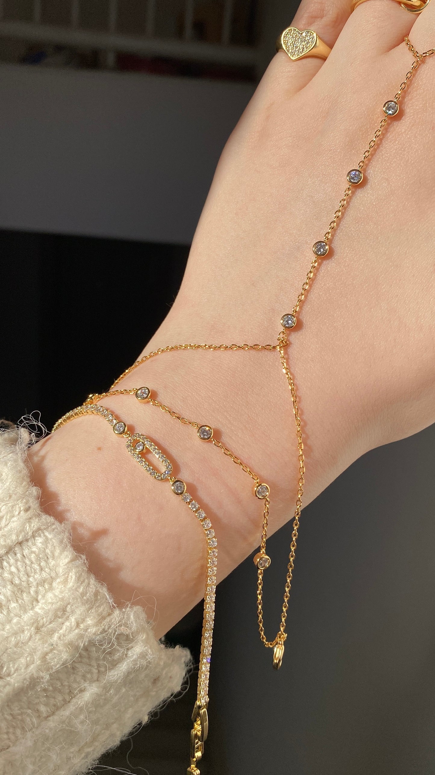 Celestial handchain stack