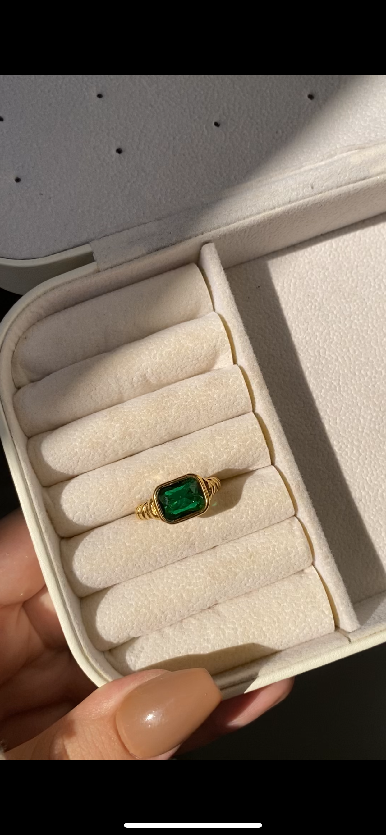 Green stone ring