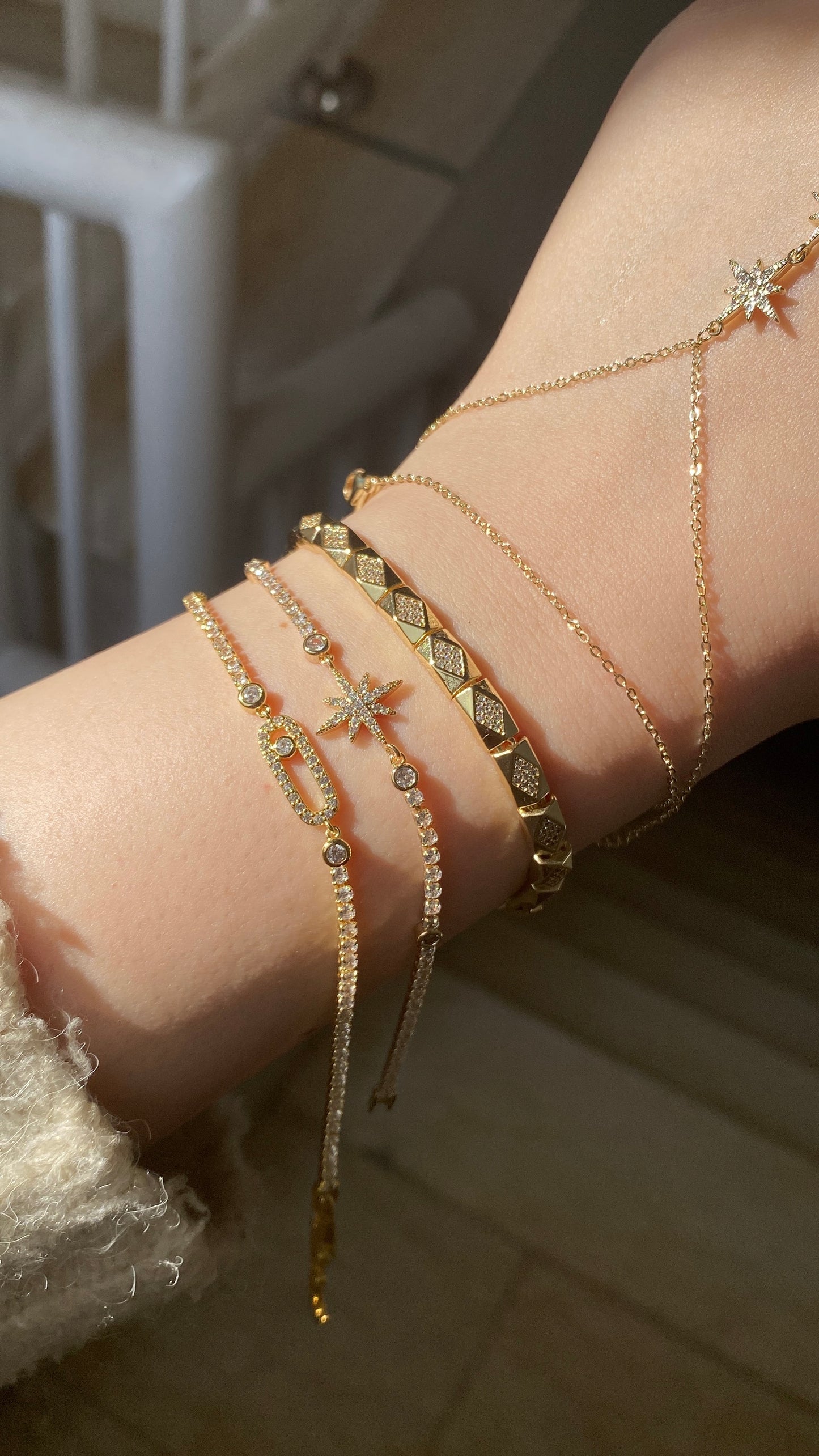 Four stars handchain stacking