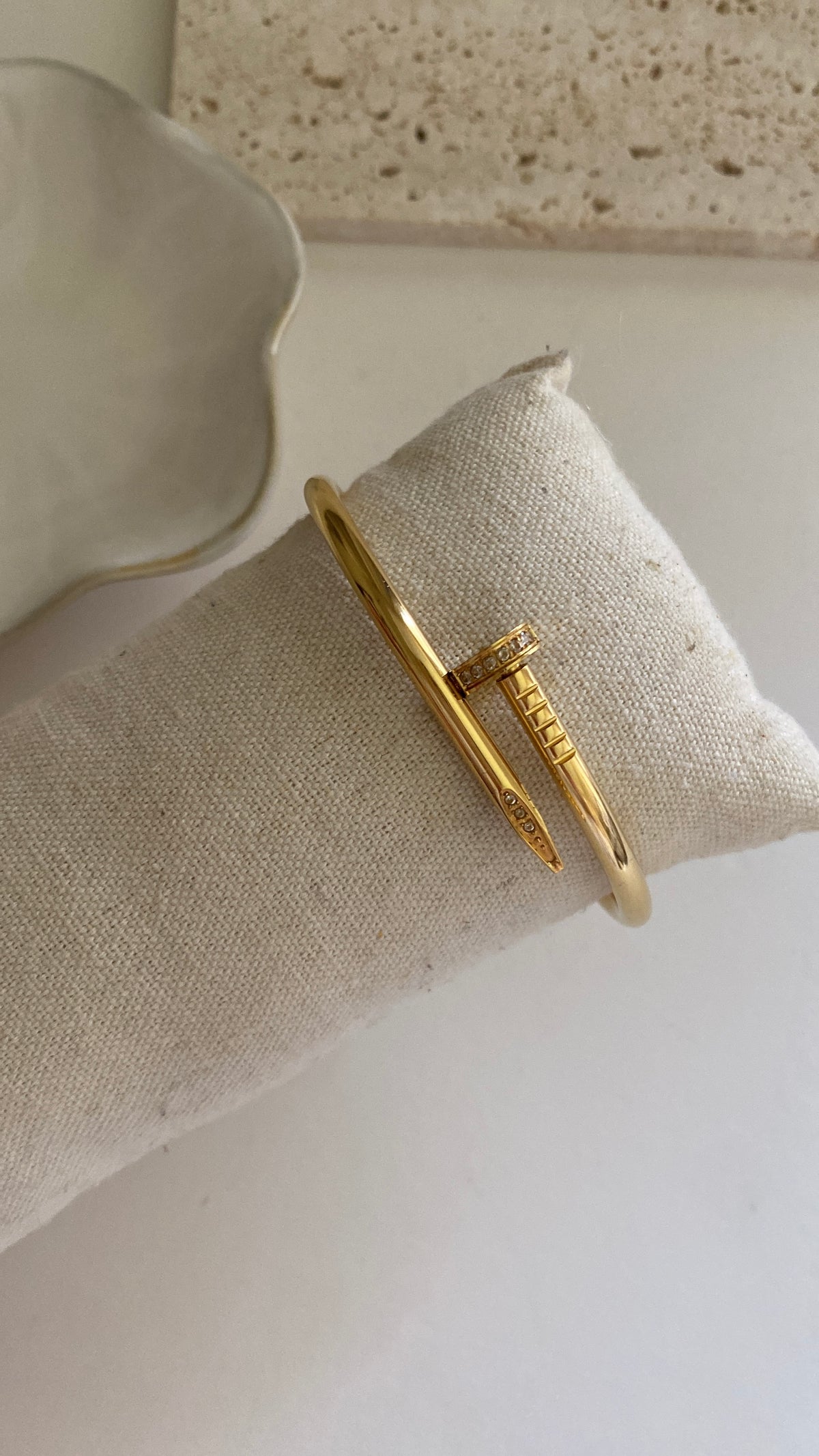 Shiny nail bangle