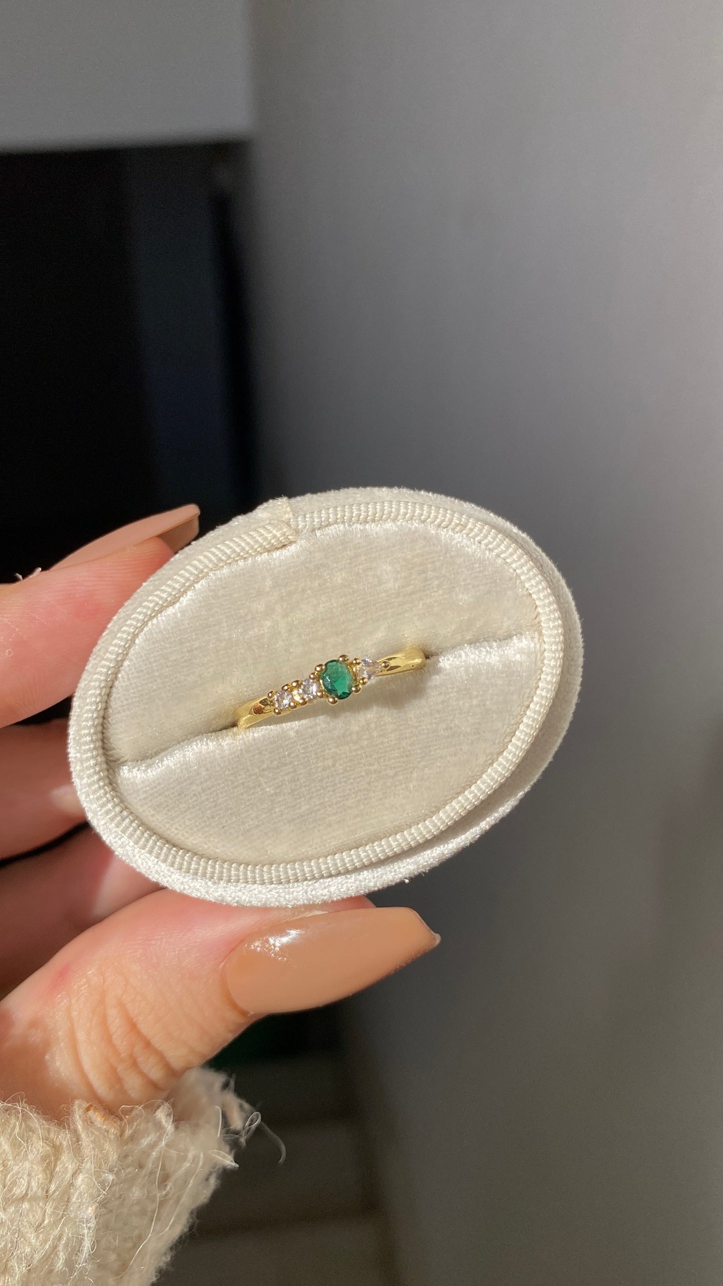 Rounded emerald stone