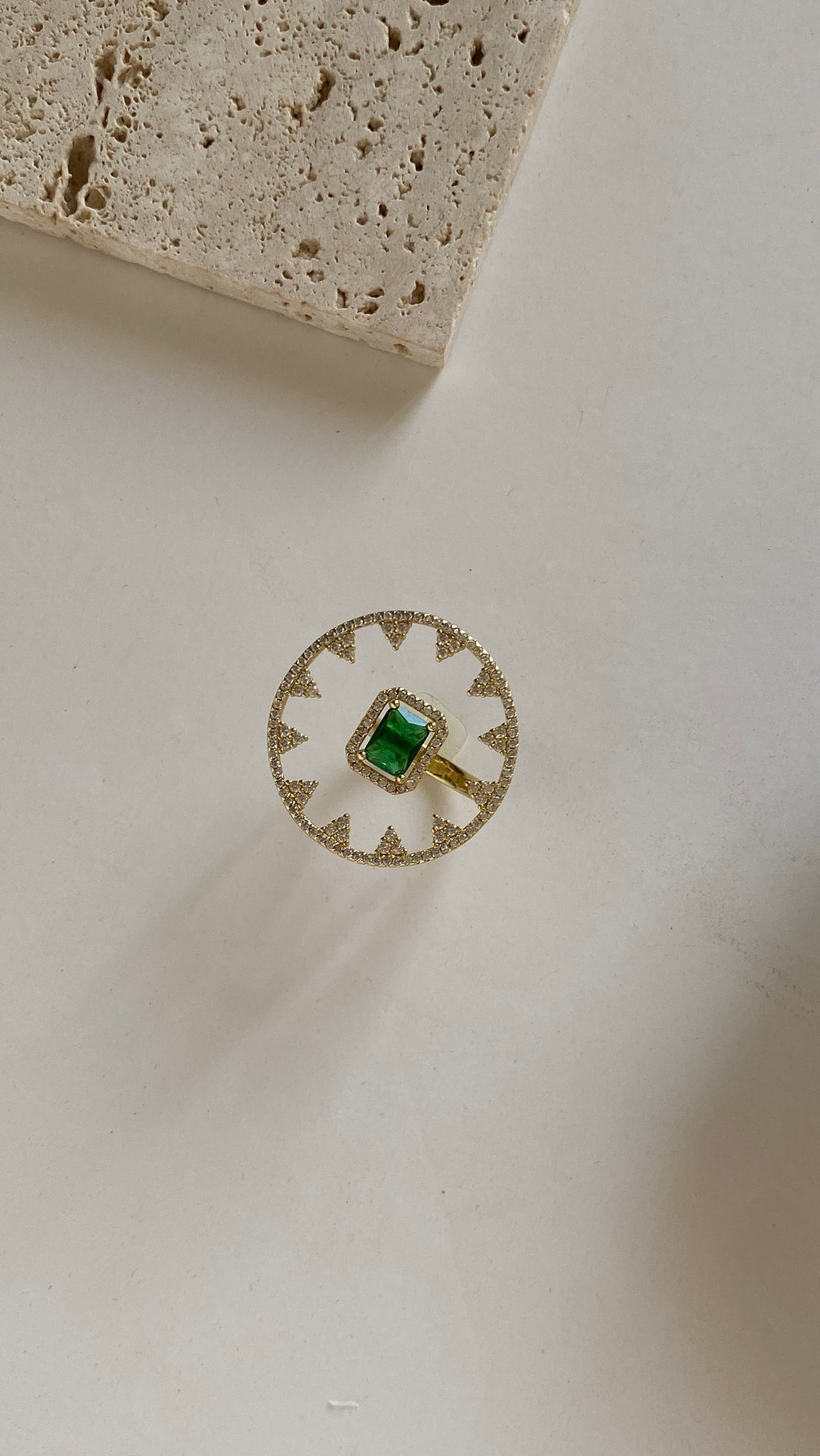 Emerald stone ring