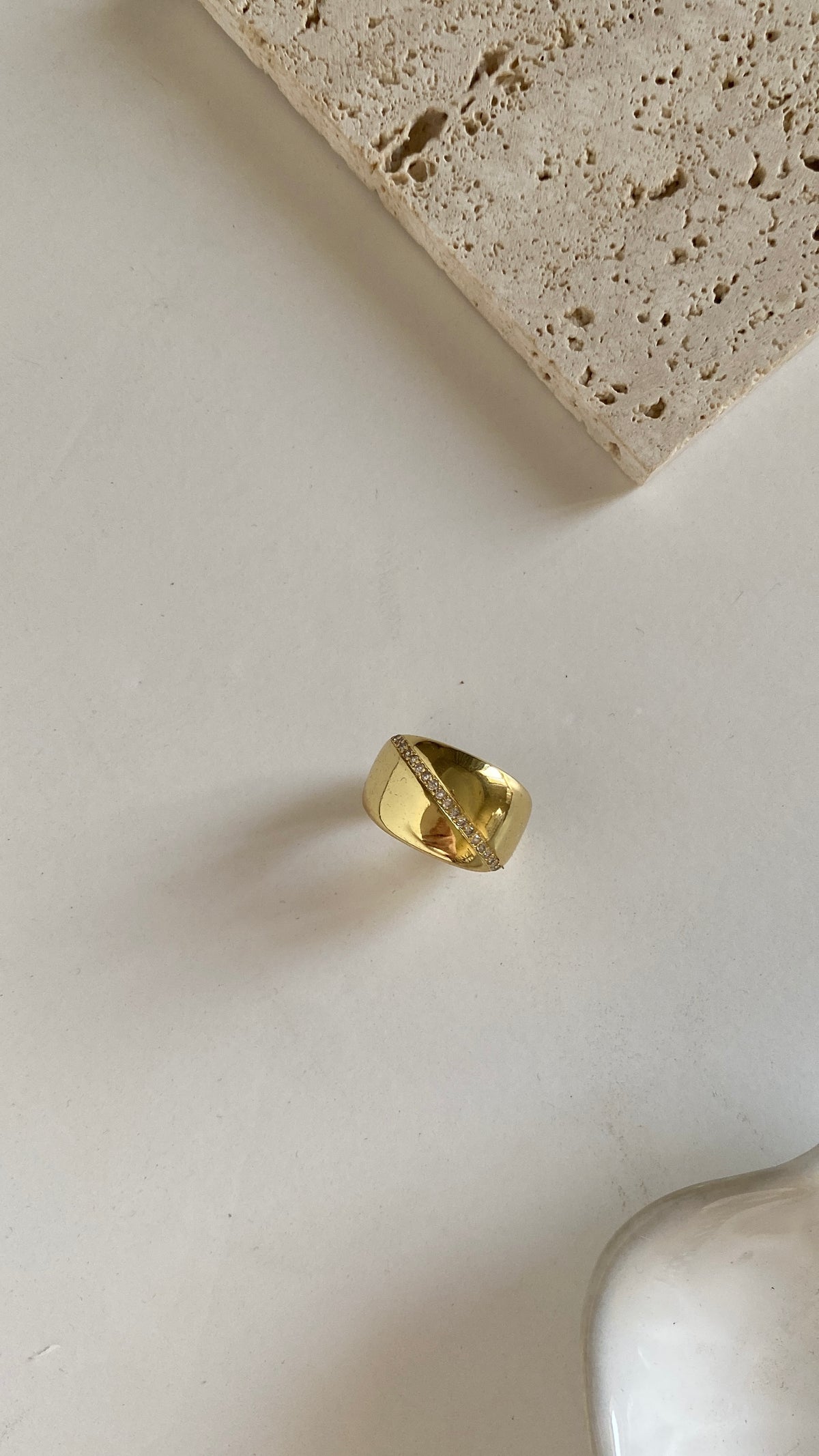 Bold tennis ring