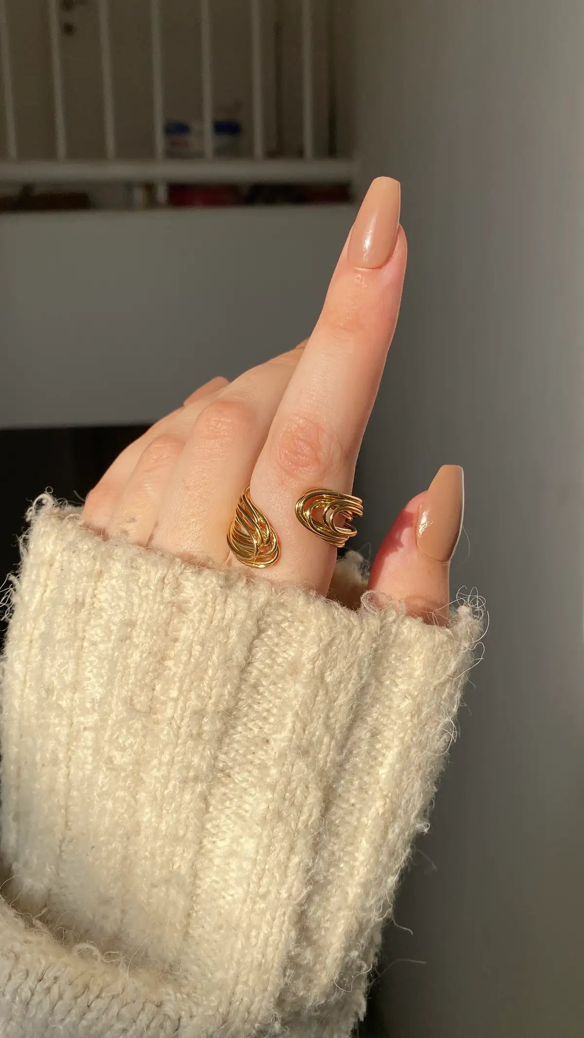 U lines ring