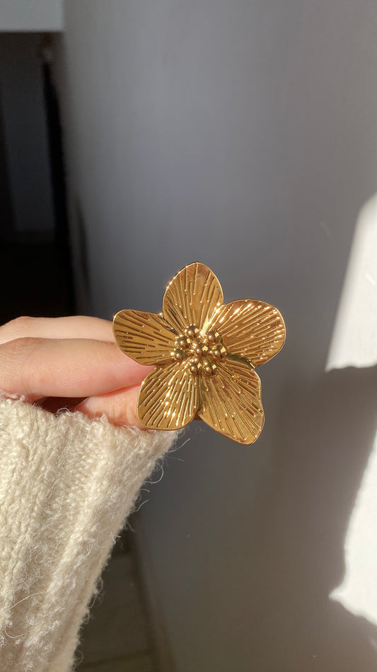 Large flower ring