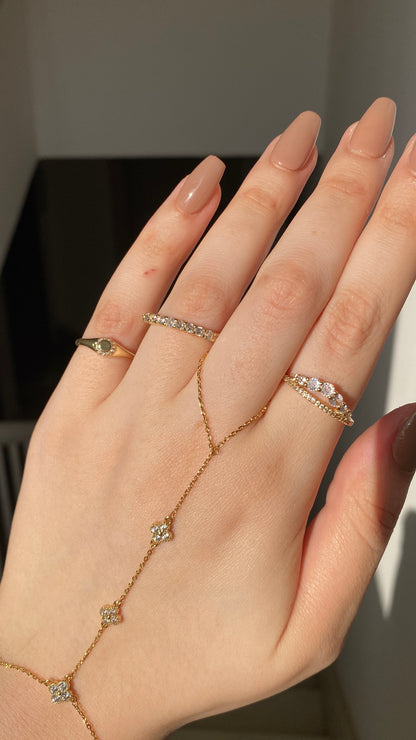 Clear stone vancleef stacking