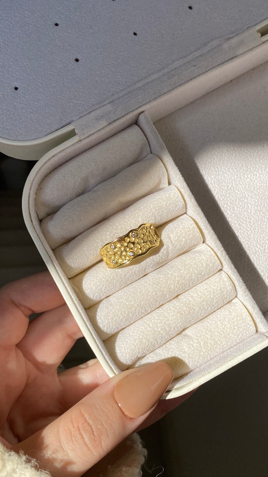 Small stones ring
