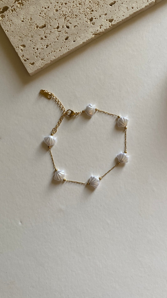 Sea shell bracelet