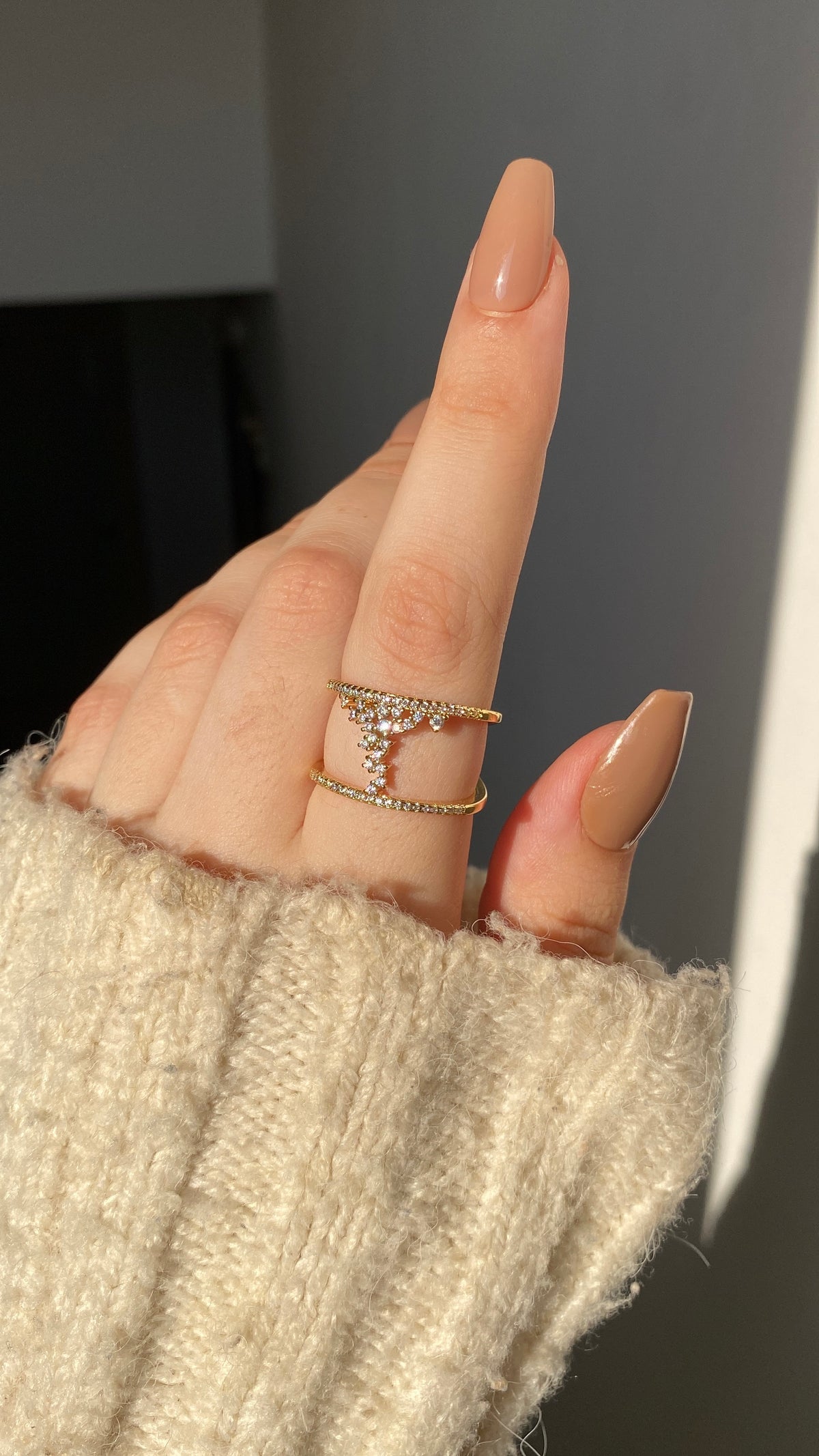 Lyra ring