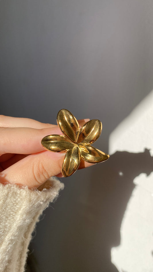 Plain flower ring