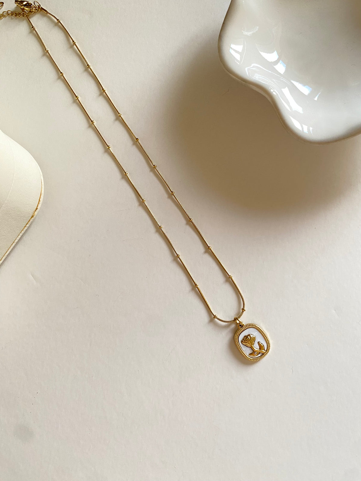 White flower necklace