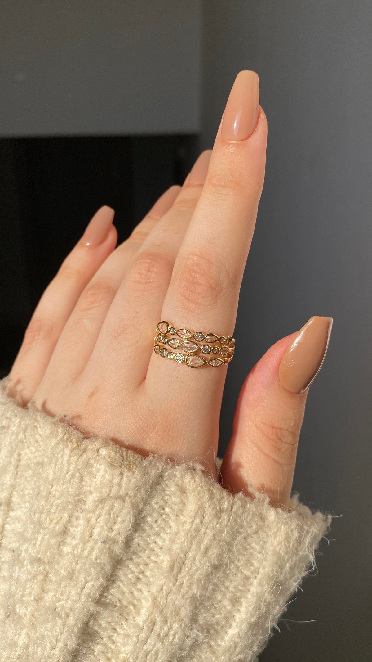 Oval tennis ring