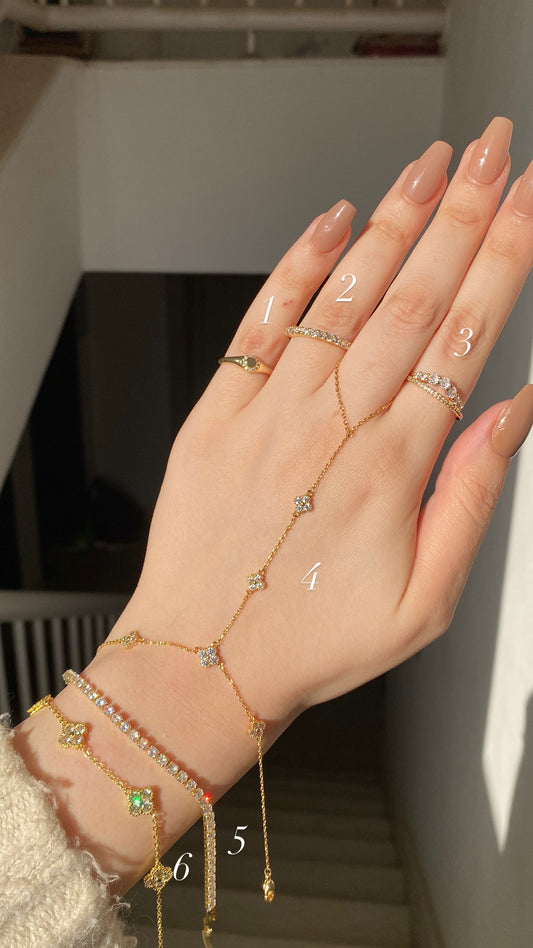 Clear stone vancleef stacking