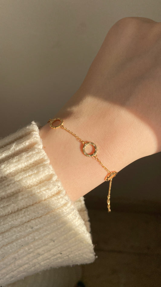 Three circles bracelet
