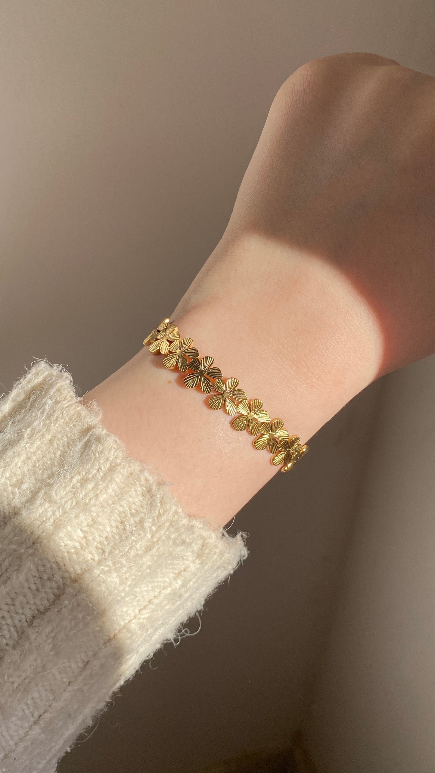 Flowers bangle