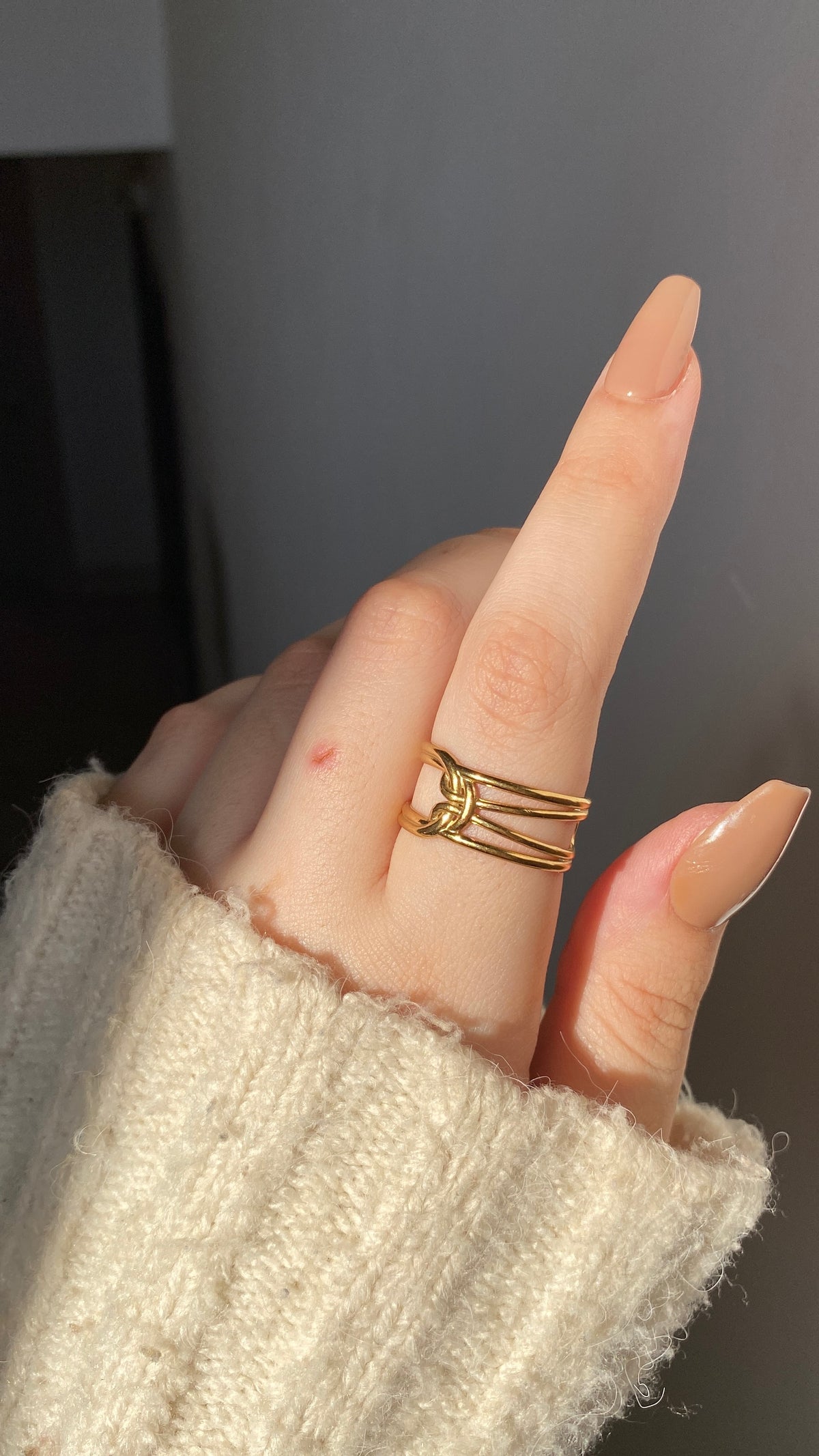 Knot ring