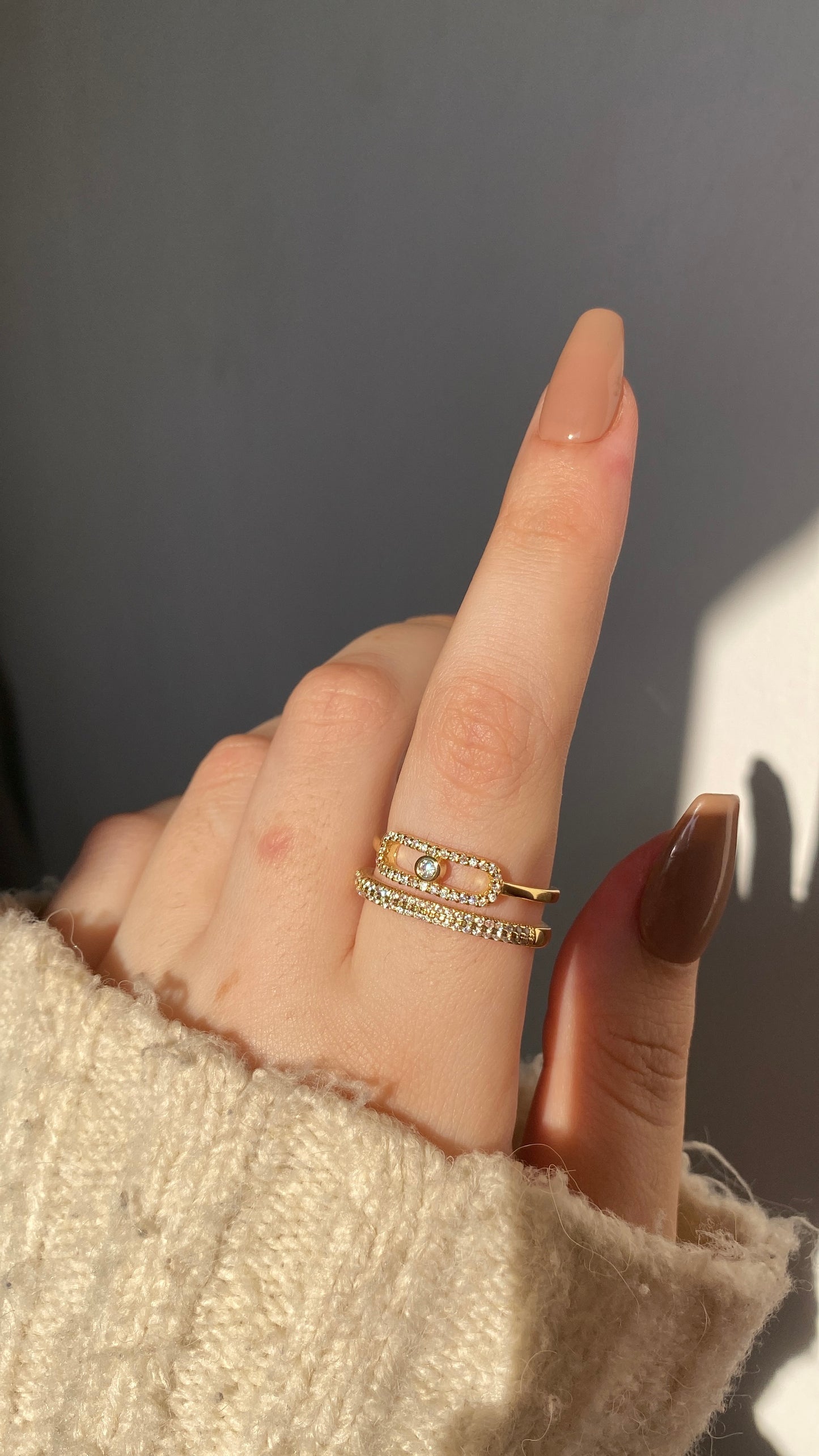 Double layer move ring