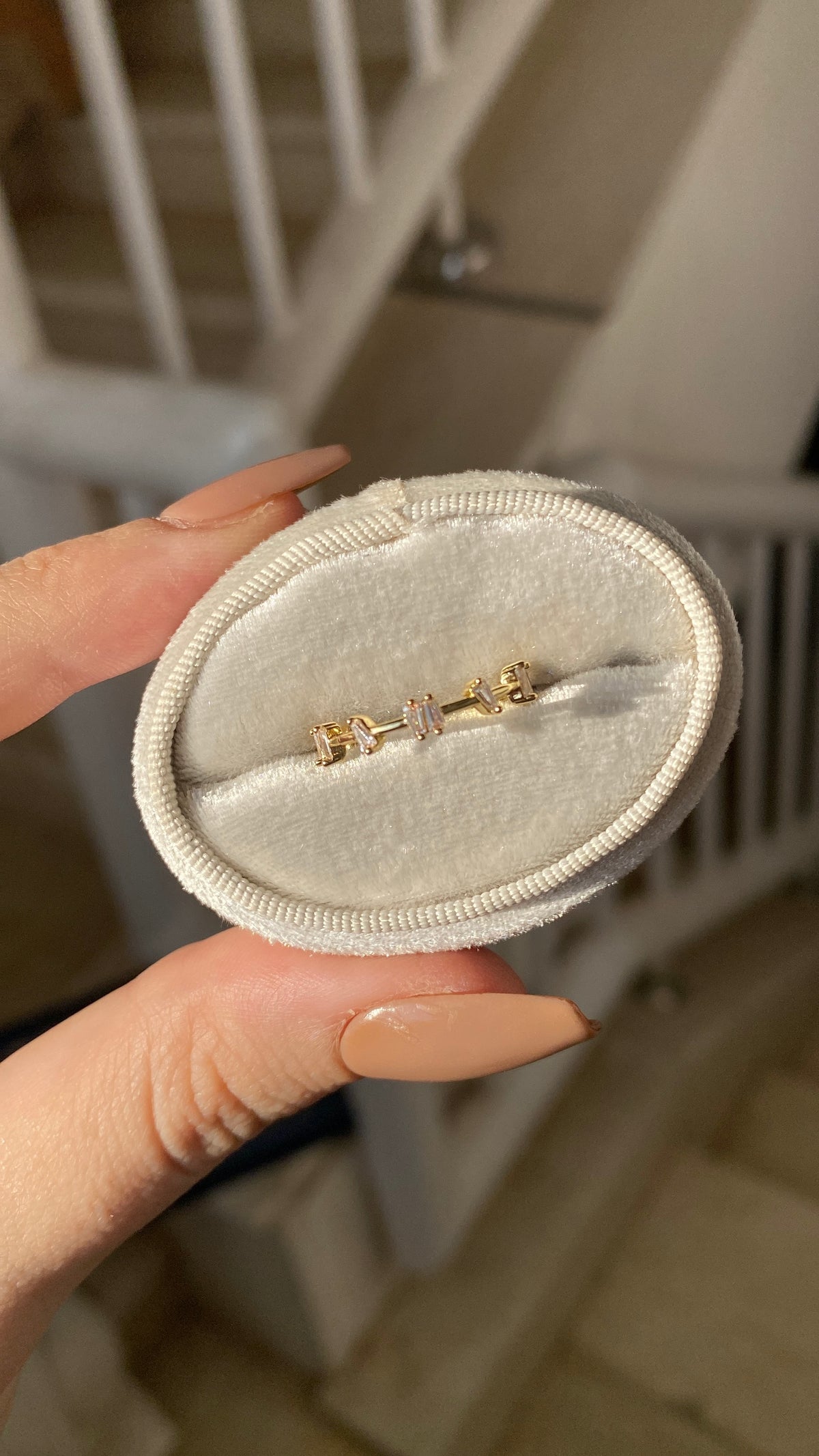 Scattered stones ring