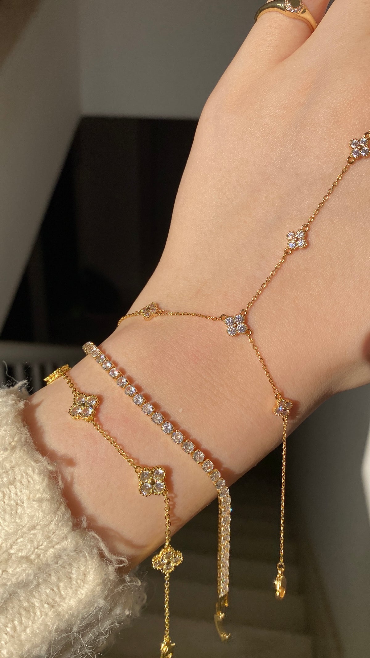 Clear stone vancleef stacking