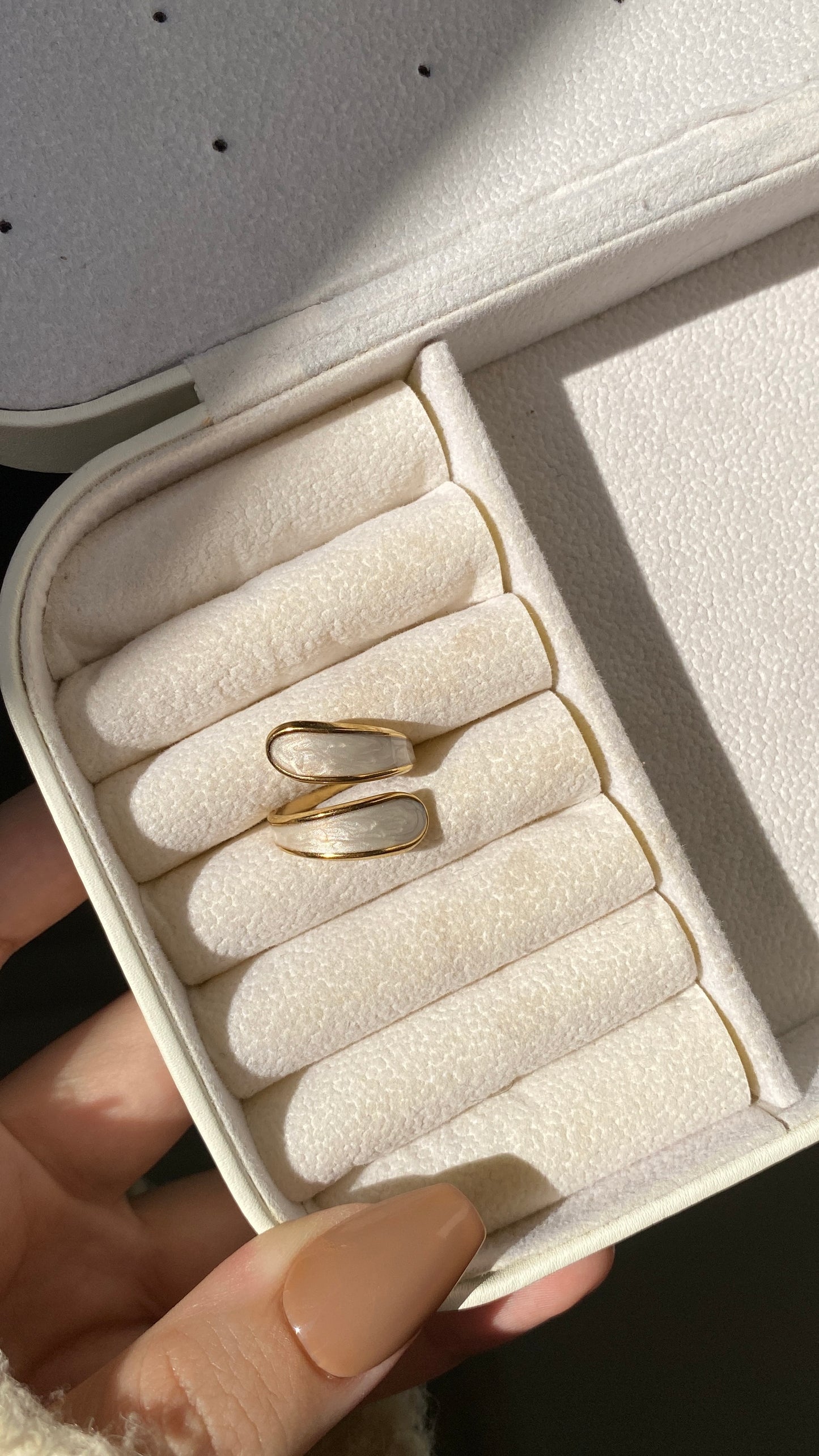 Two ways enamel ring