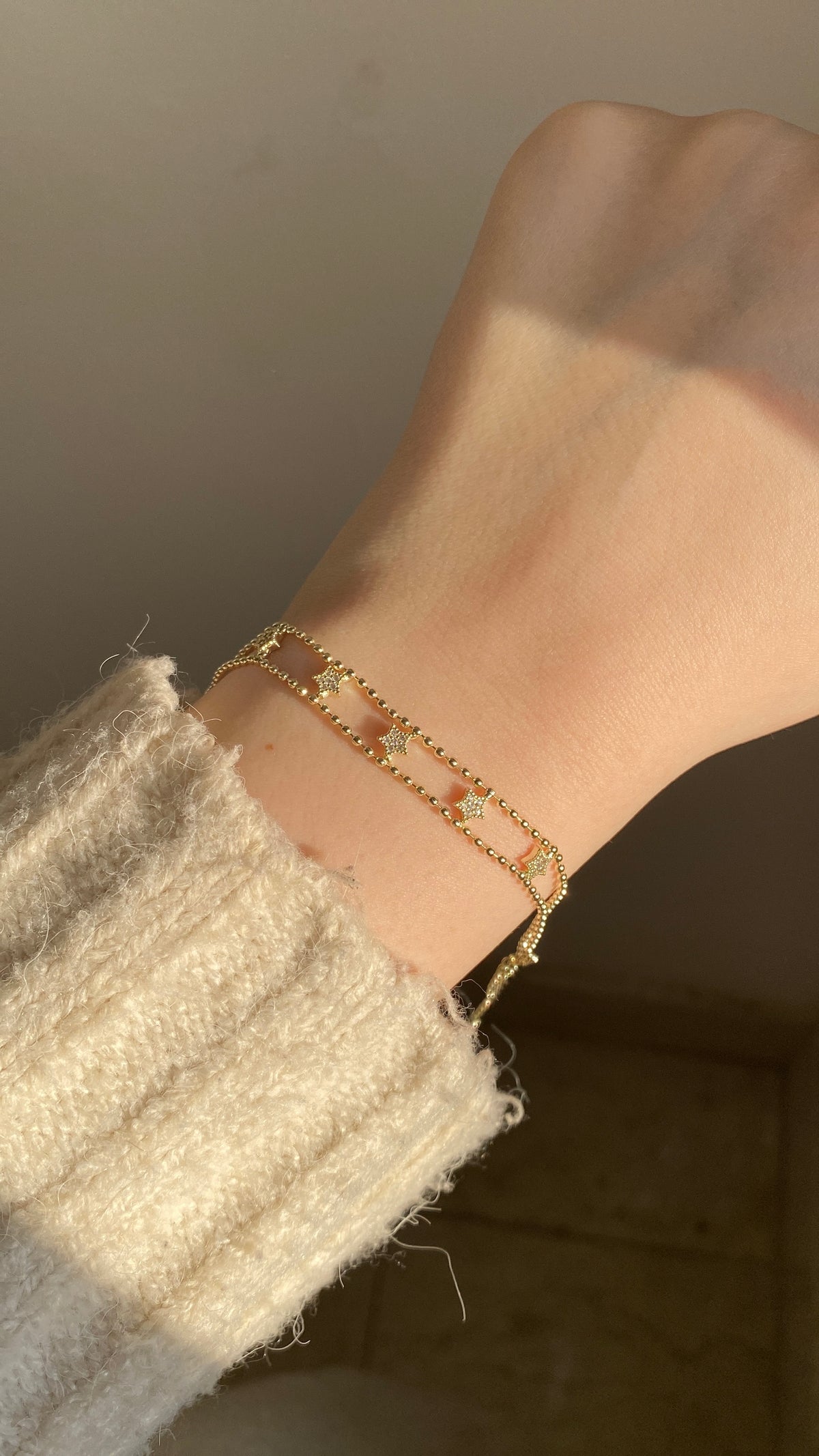 Linear stars bracelet