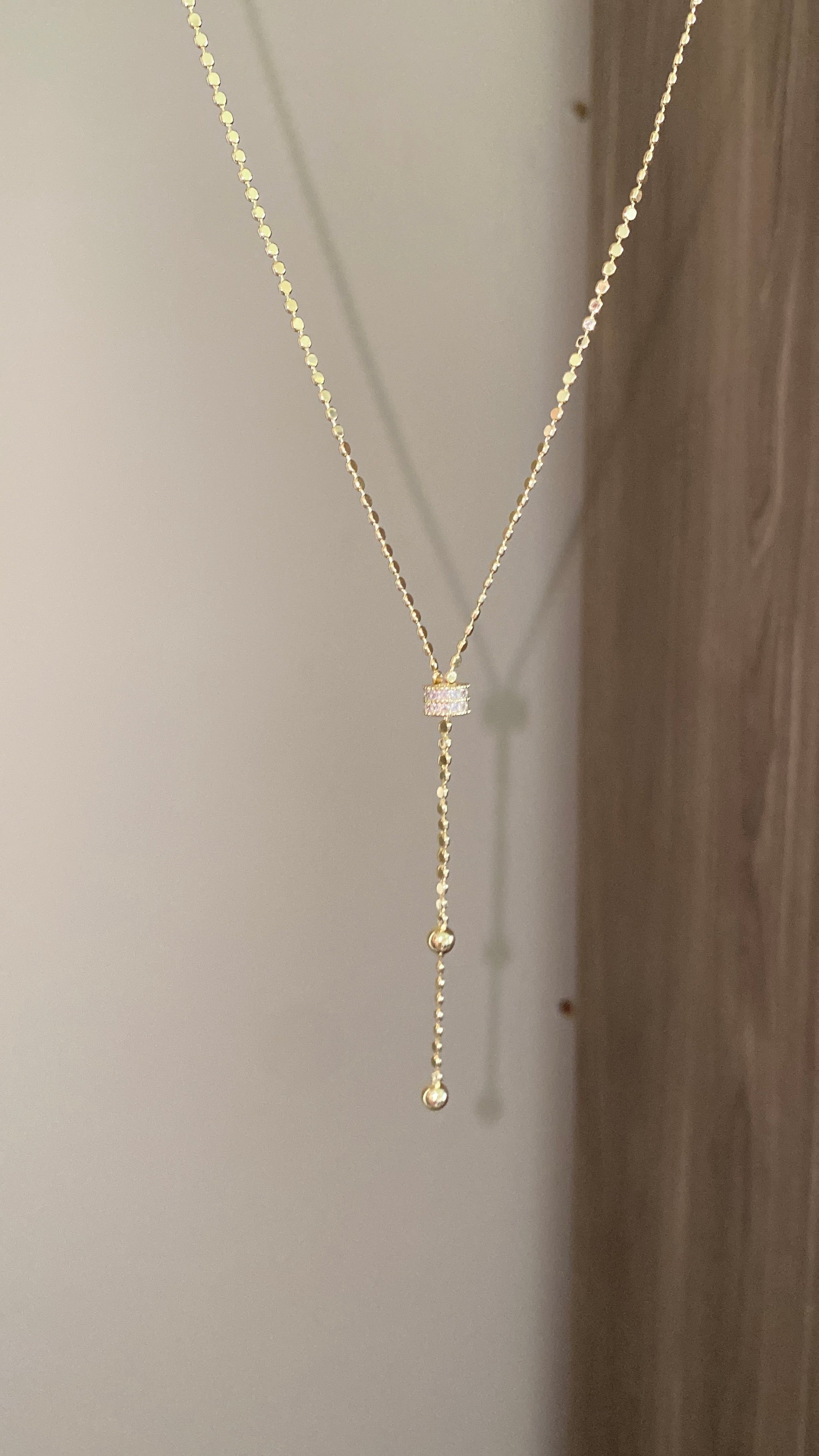 Chandlier’s necklace