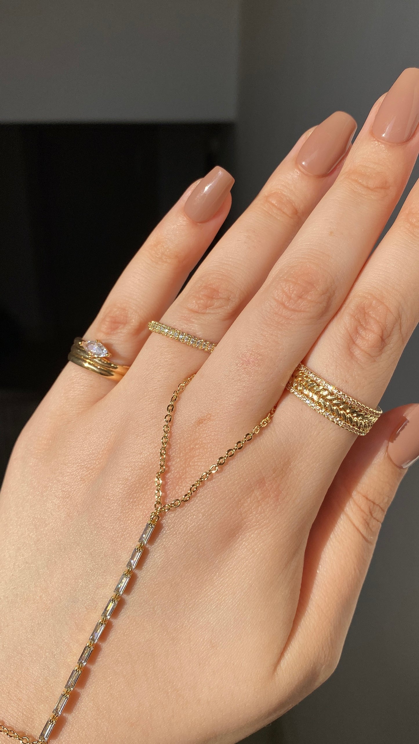 Tennis handchain stack