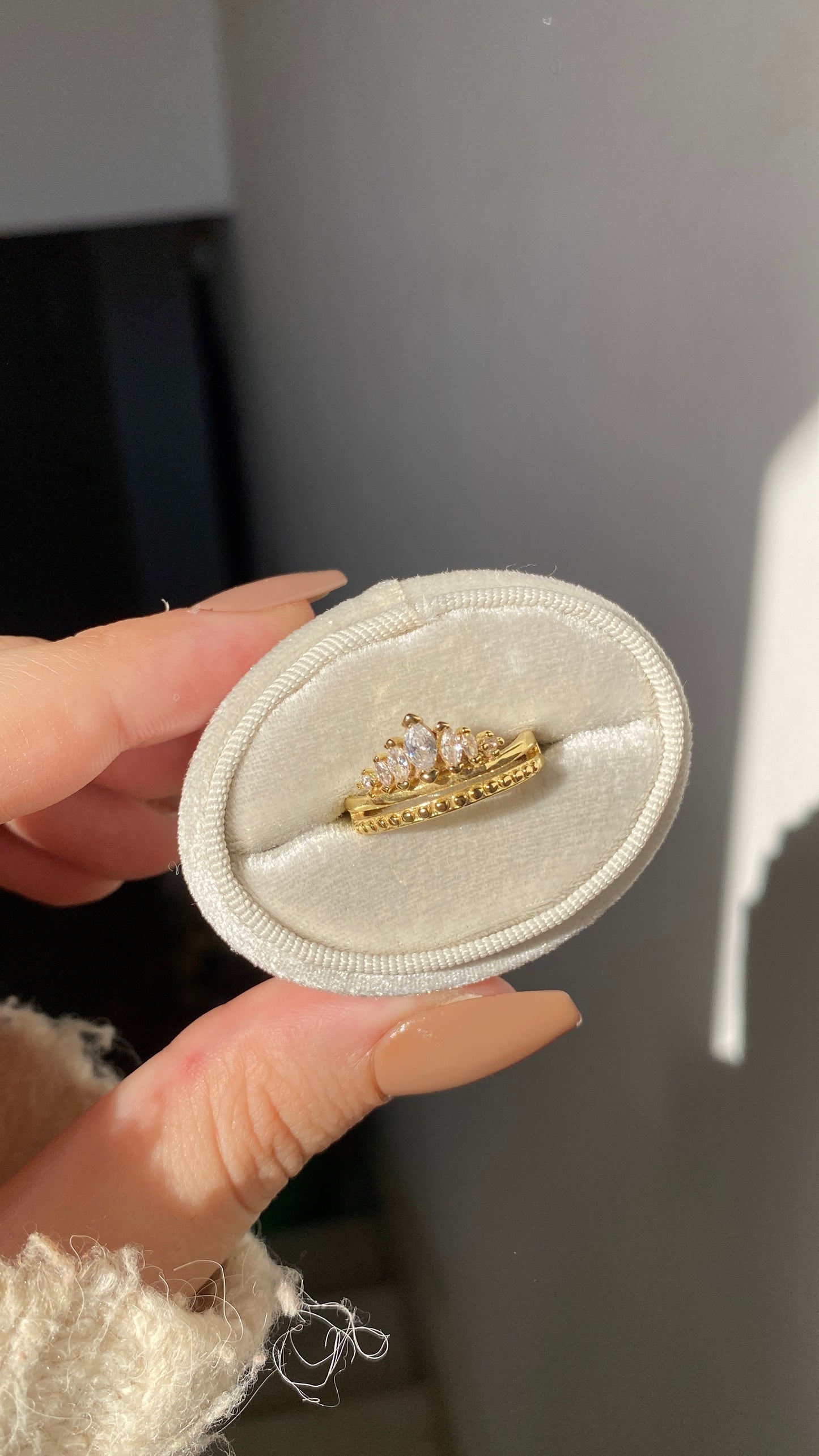 Crown ring