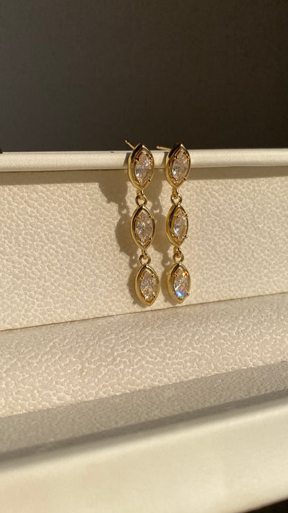 Triple stones earrings