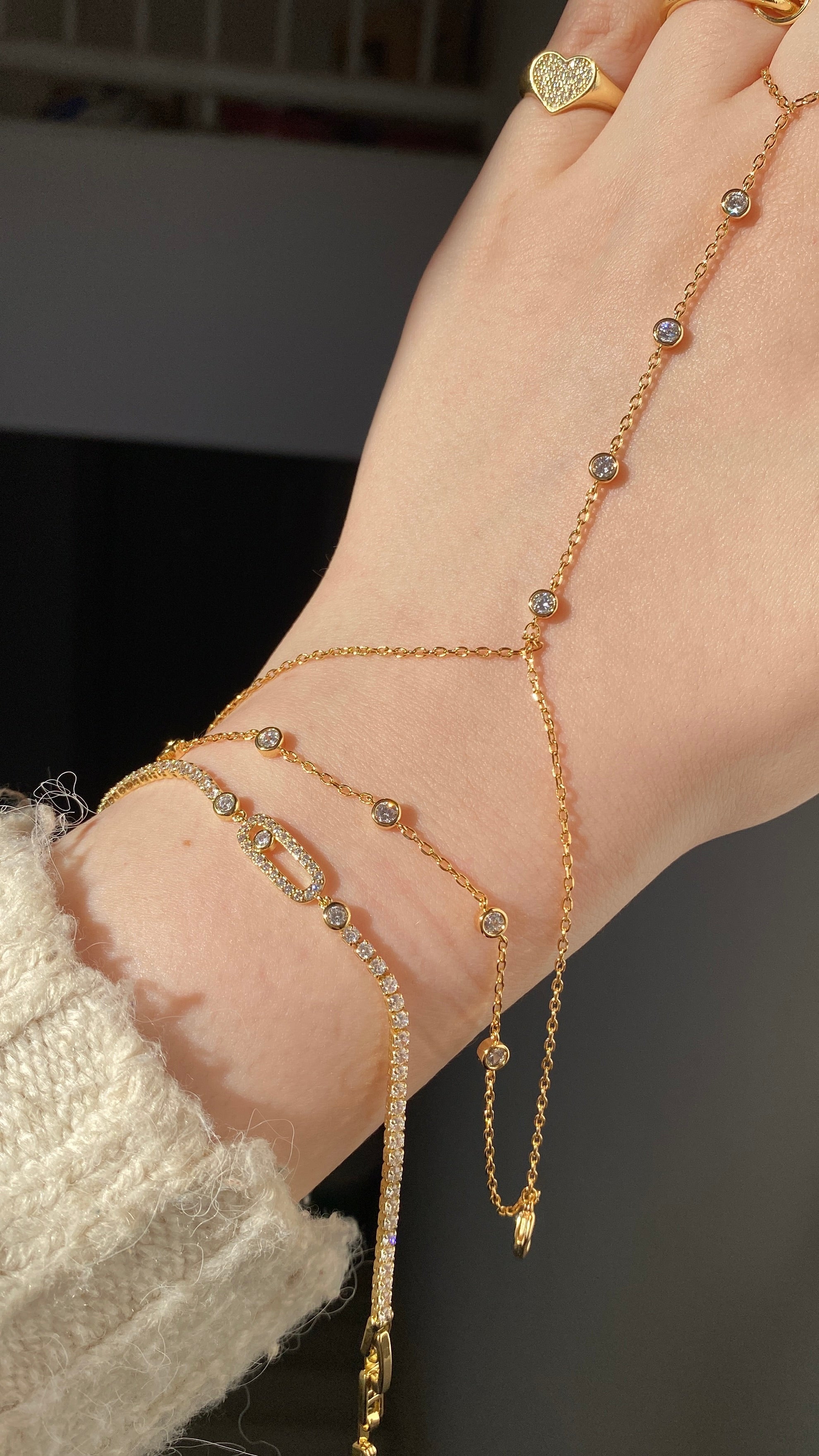 Celestial handchain stack