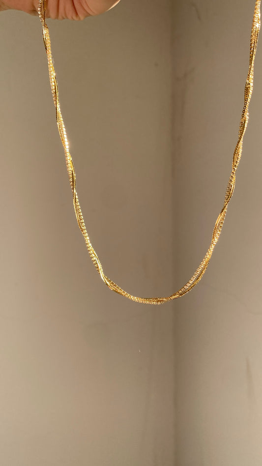 Twisted tennis necklace