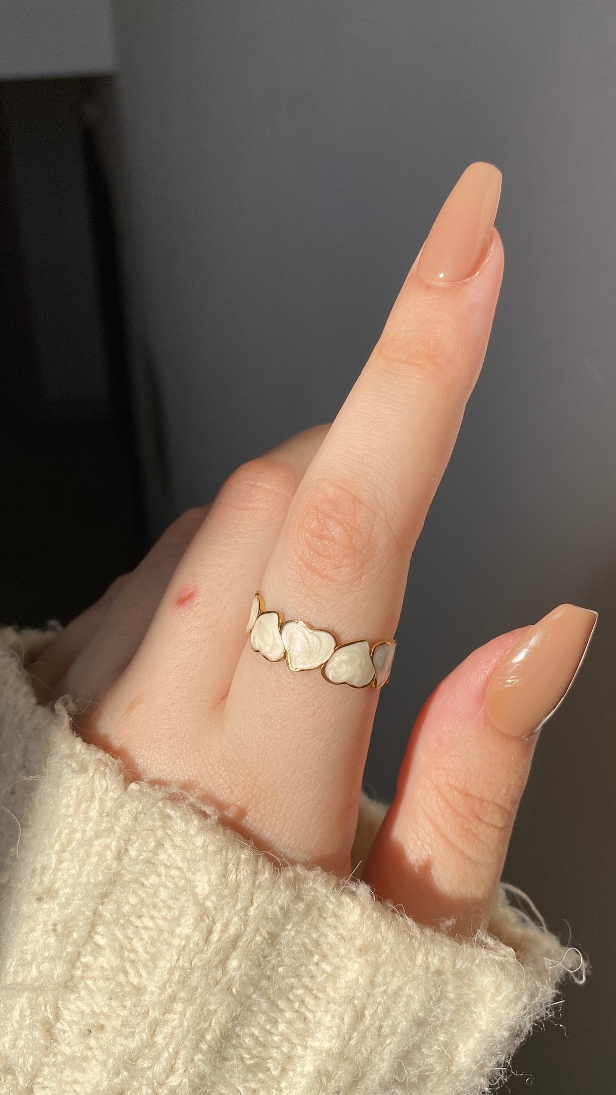 White hearts ring