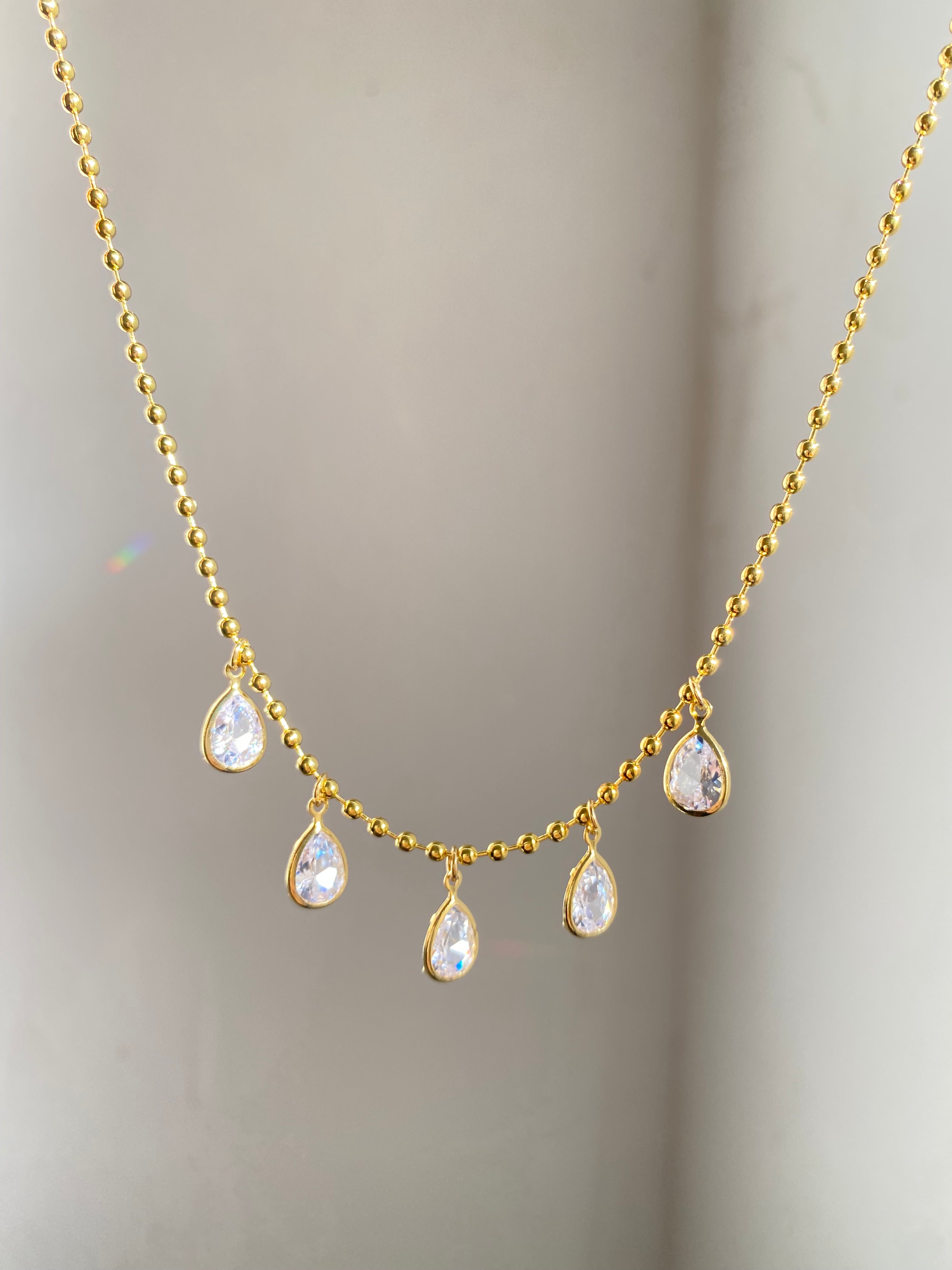 Oval stones necklace