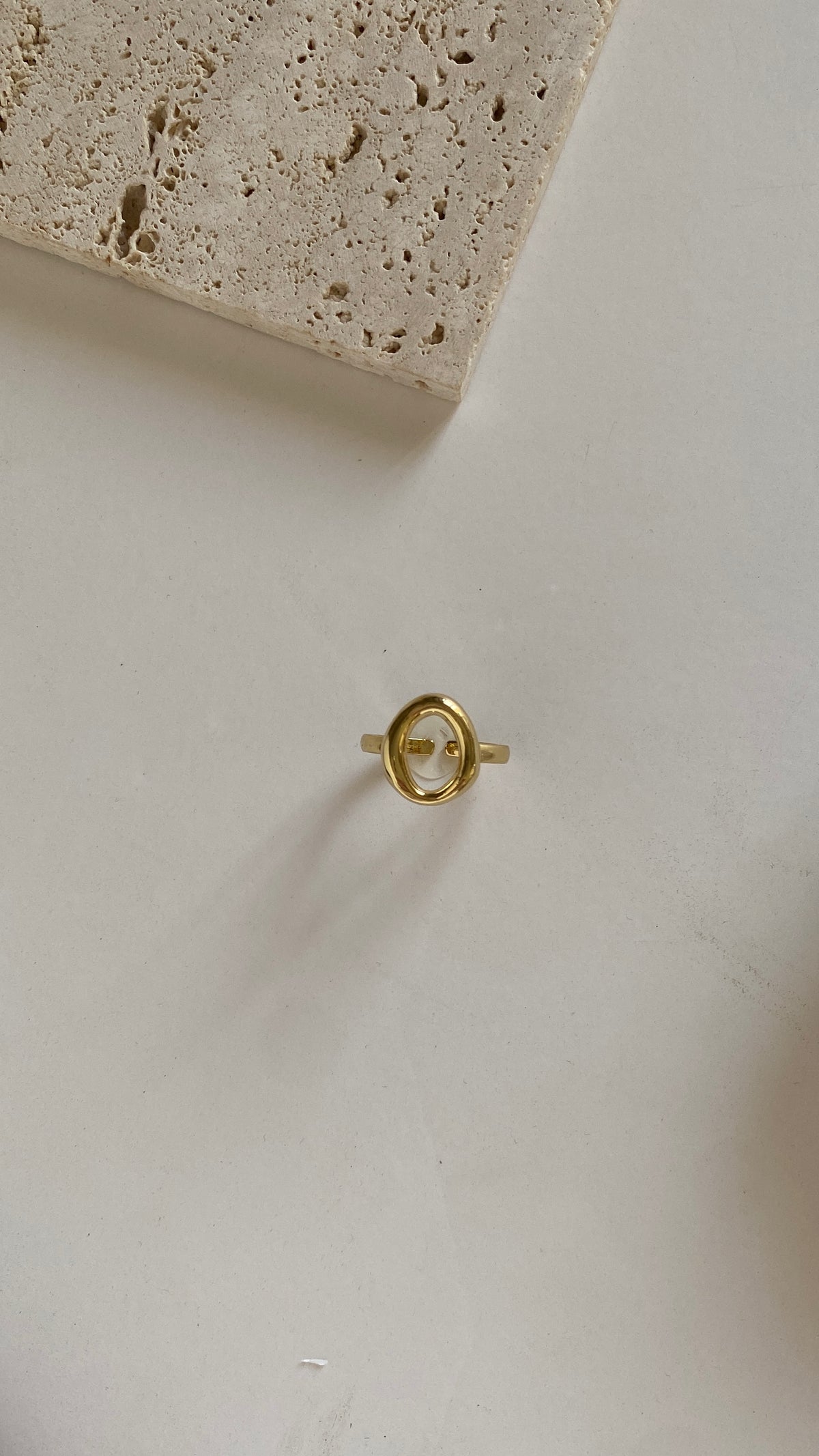 Hollow ring