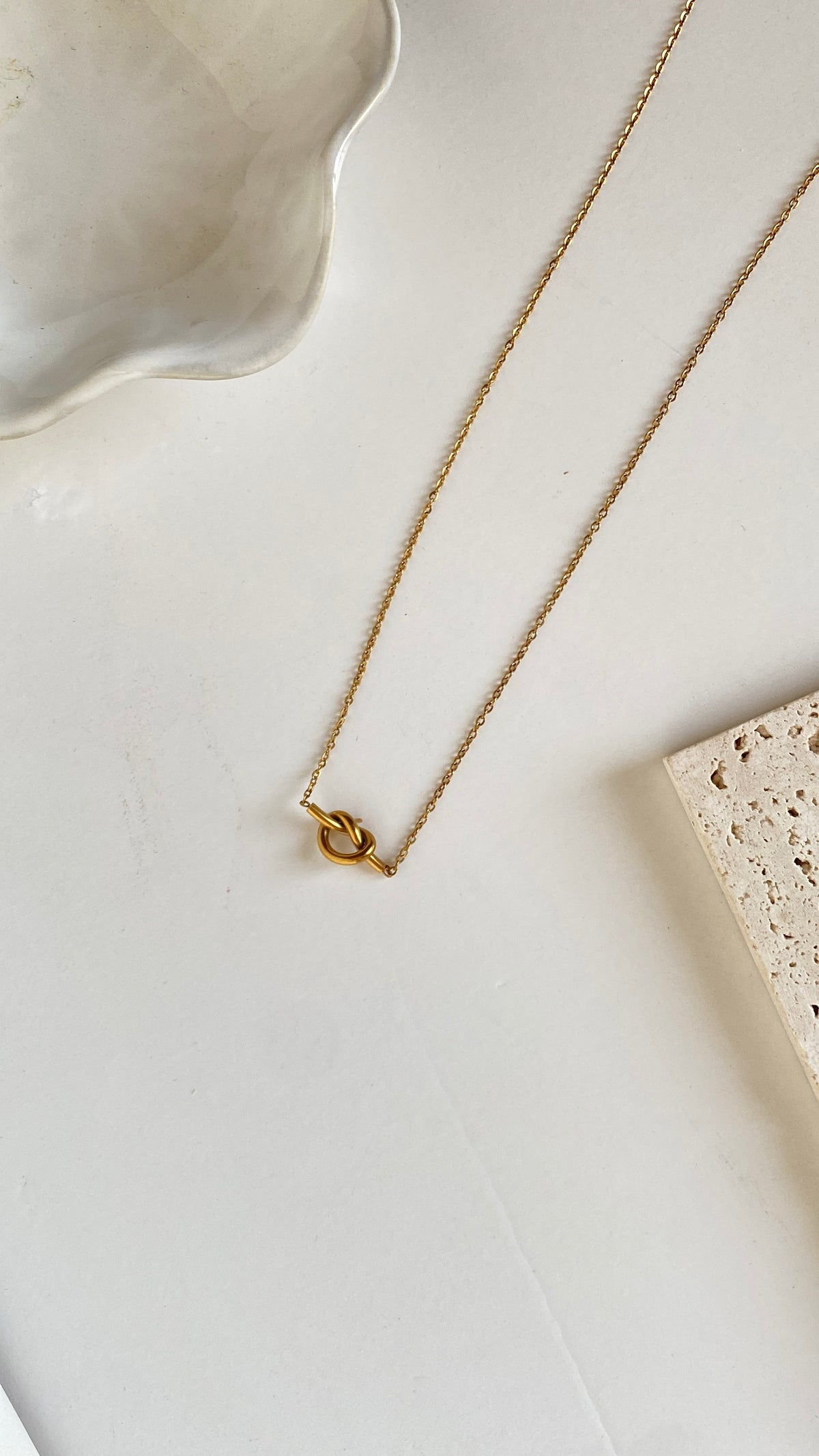 Knot necklace
