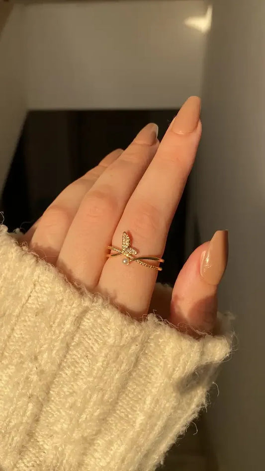 Whale’s tale ring