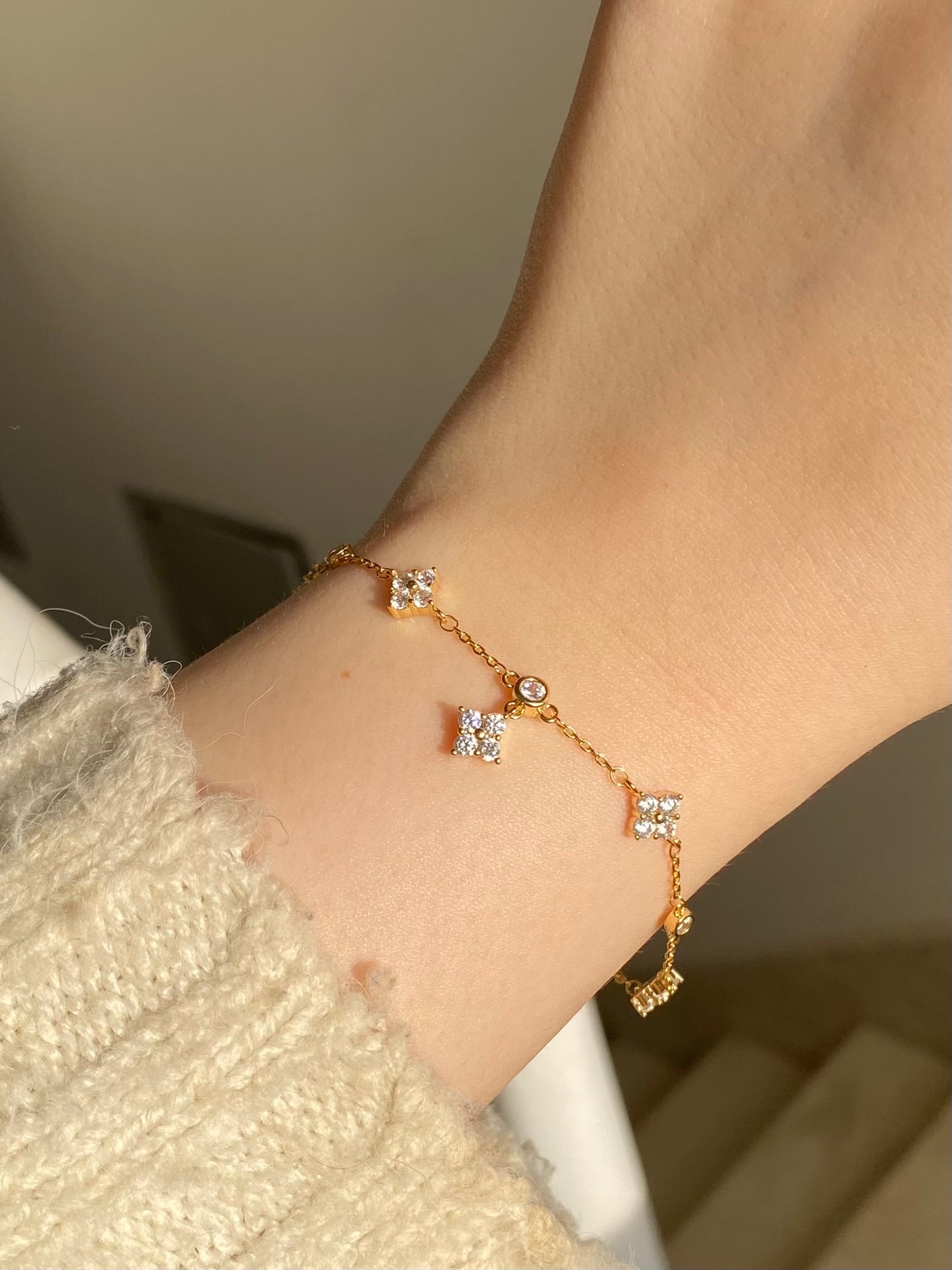 Flowers bracelet