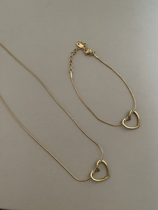 Hollow heart necklace and bracelet